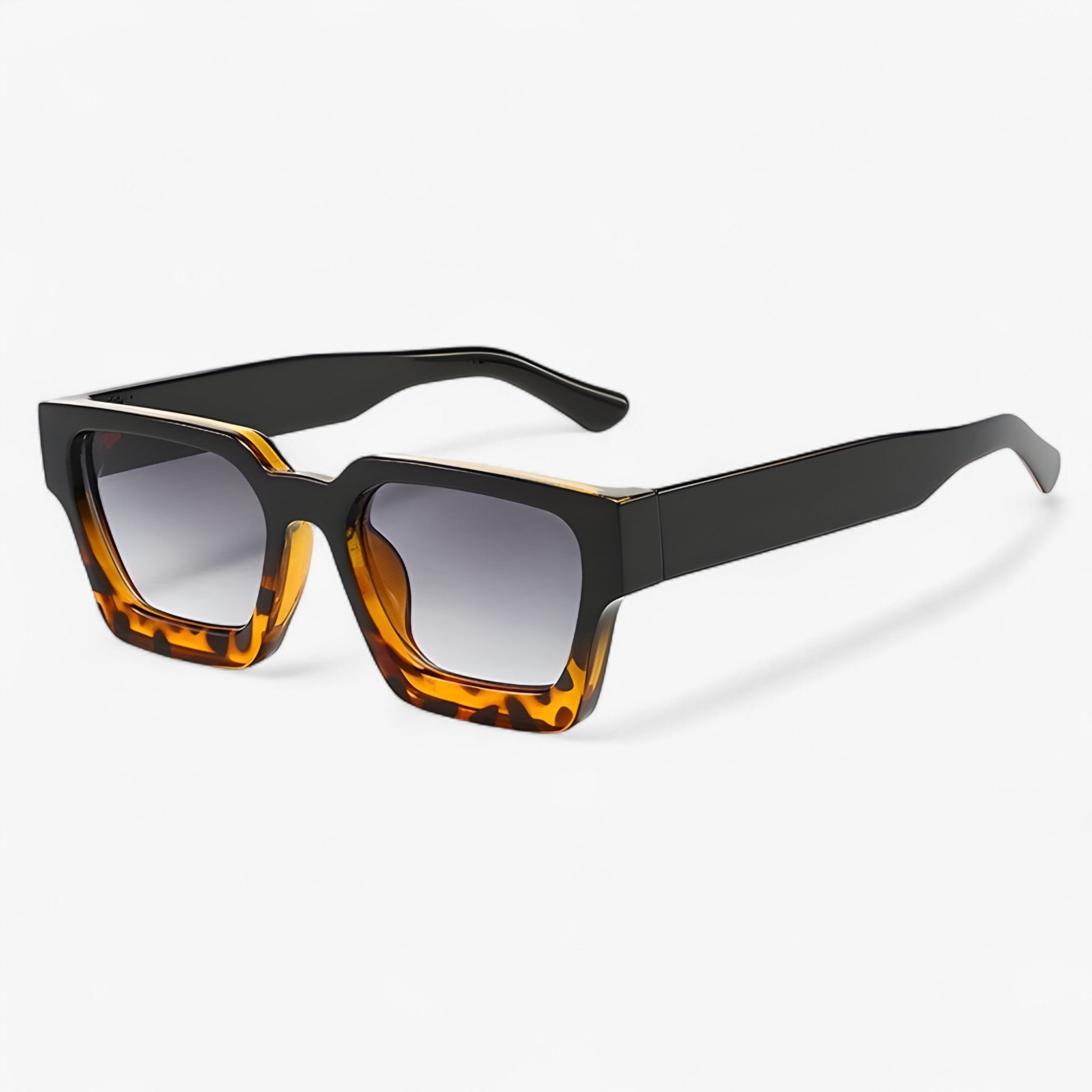 Otis | Retro firkantede solbriller til mænd - Sort Leopardgrå - Otis | Retro firkantede solbriller til mænd- €25 - {{ product_tags }