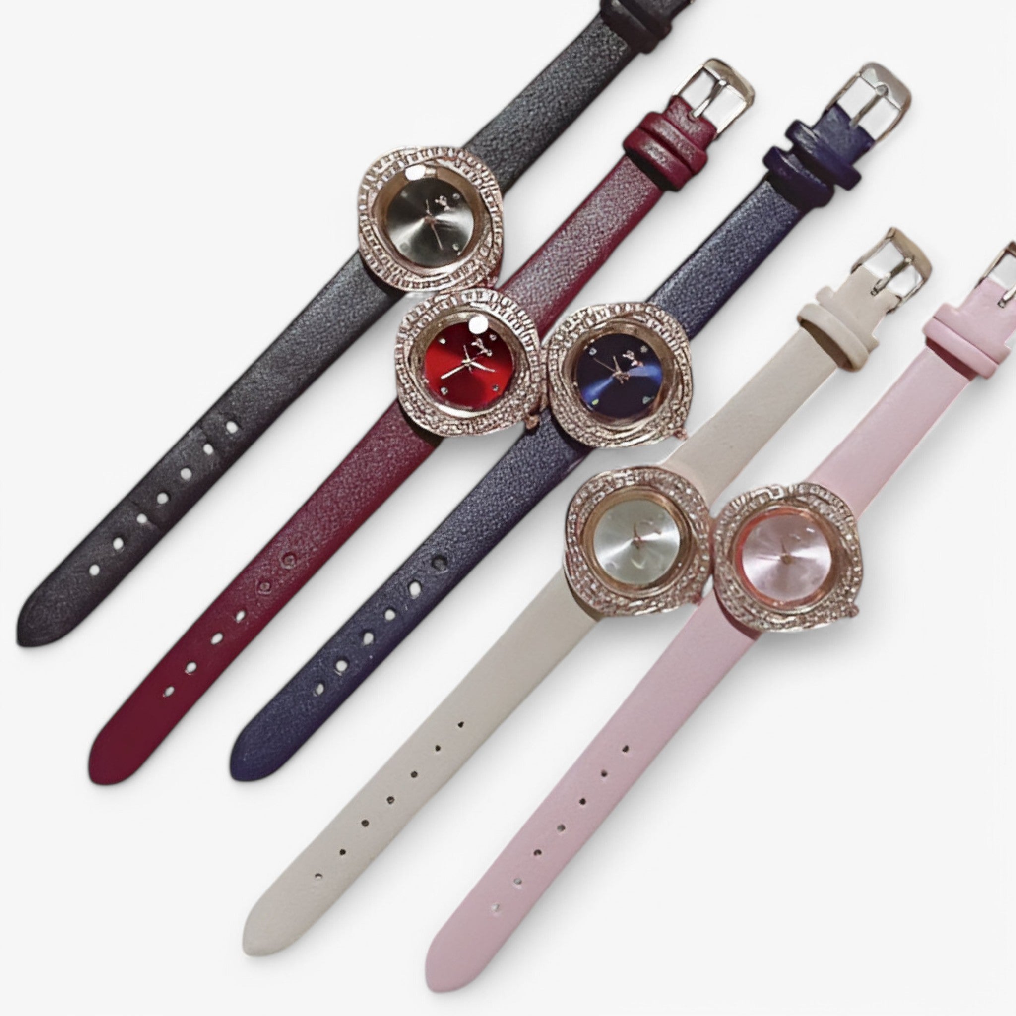 Patricia | Dameur i læder med urskive med asymmetriske strassdetaljer - - watches - {{ product_tags }