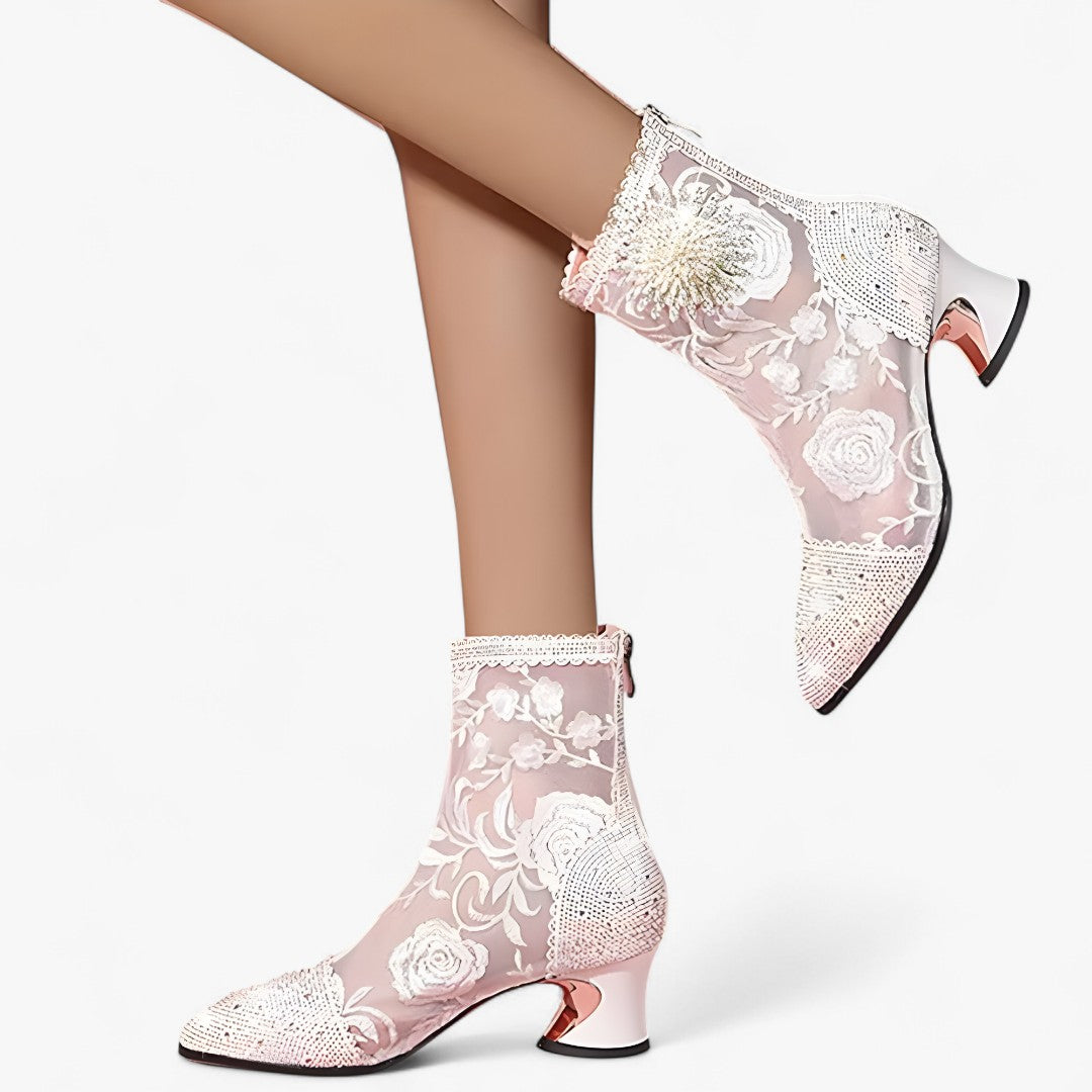 Carmen | Spidse støvler med krystaller og blondegitter - - Carmen | Spidse støvler med krystaller og blondegitter - €25 - {{ product_tags }