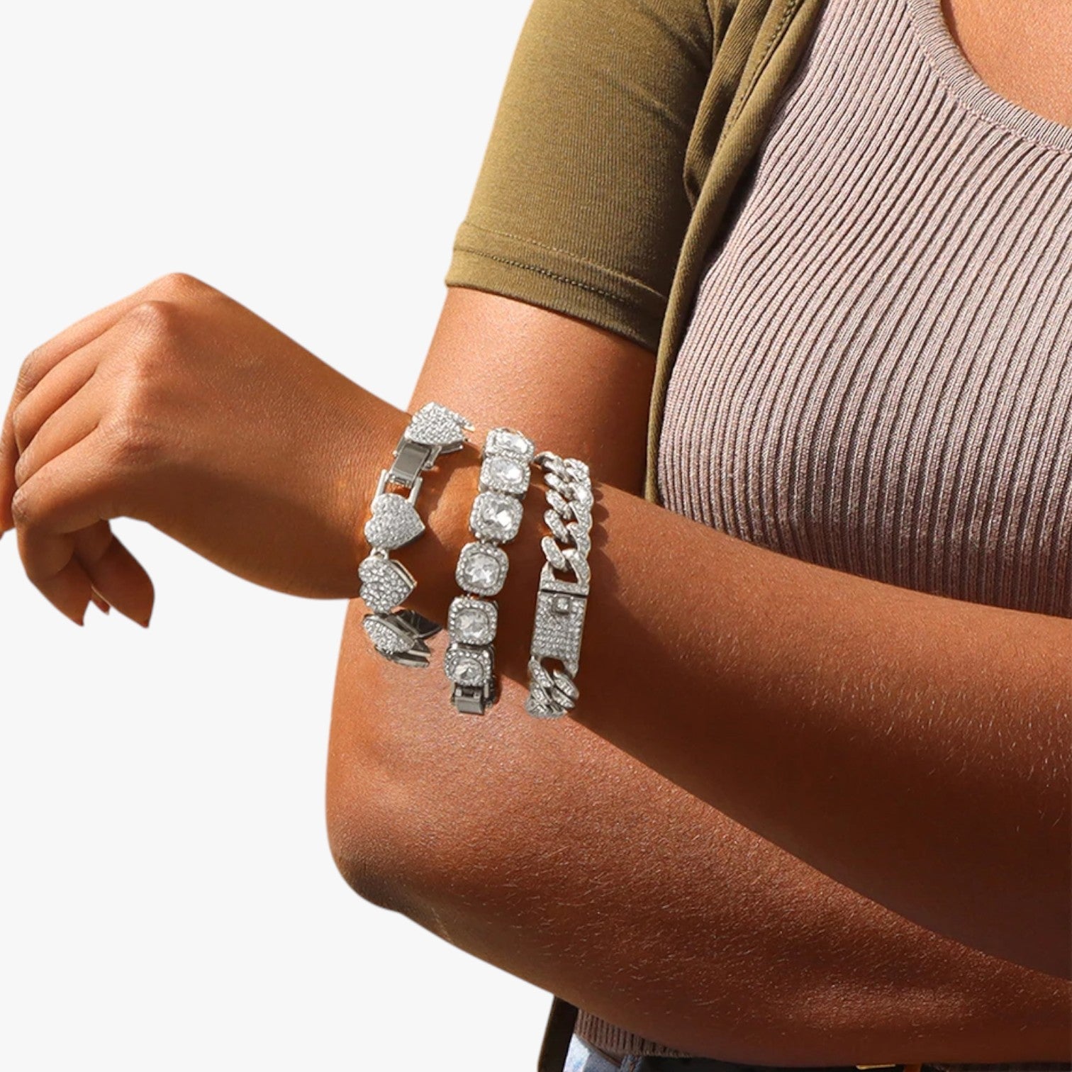 Emery | Tennisarmbånd med Hjerte- og Krystaldangler – Hip Hop Elegance til Enhver Lejlighed - - Emery | Tennisarmbånd med Hjerte- og Krystaldangler – Hip Hop Elegance til Enhver Lejlighed - €25 - {{ product_tags }