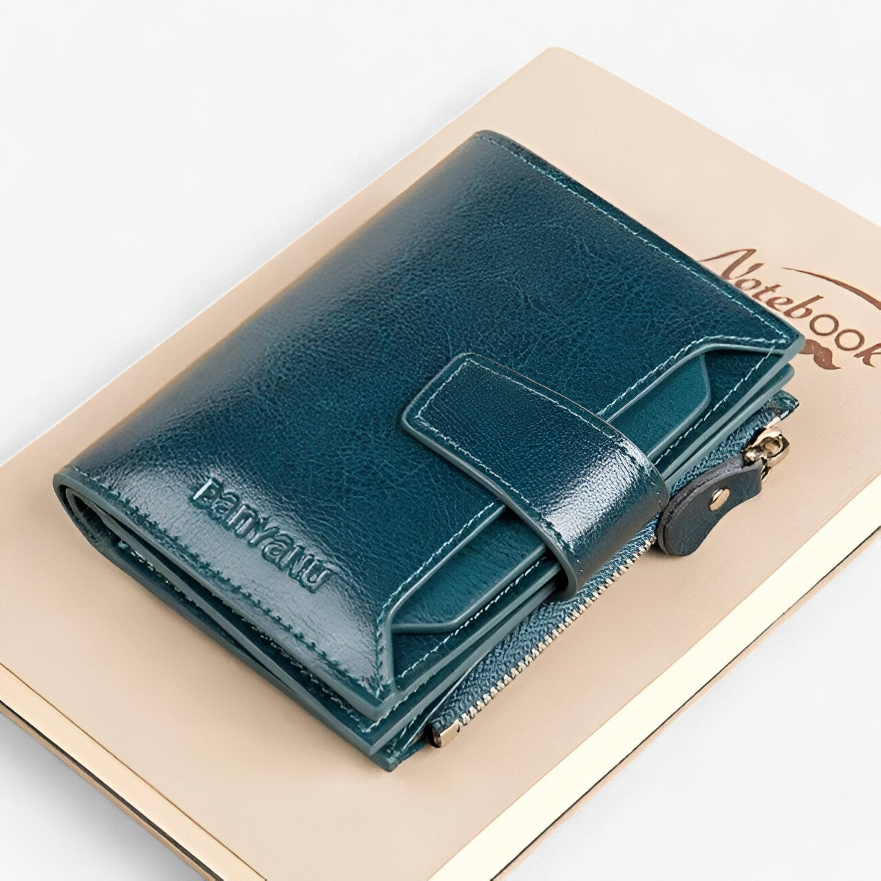 Clara | Kvindelige Læderpung med RFID-blokering - Elegance og Sikkerhed - mørk blå - Clara | Kvindelige Læderpung med RFID-blokering - Elegance og Sikkerhed - €25 - {{ product_tags }