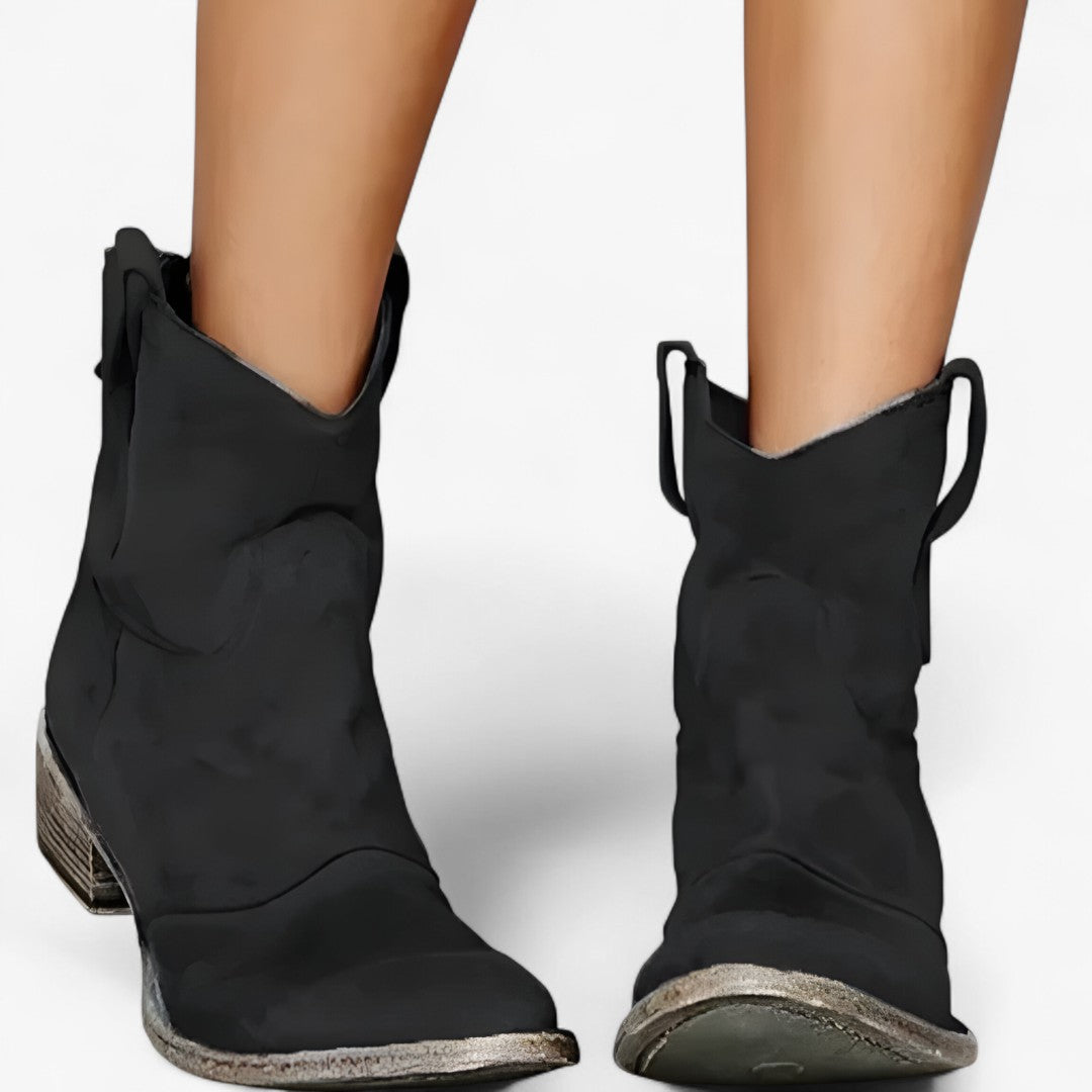 Bria | Western-støvler i ruskind - Sort - Bria | Western-støvler i ruskind - €25 - {{ product_tags }