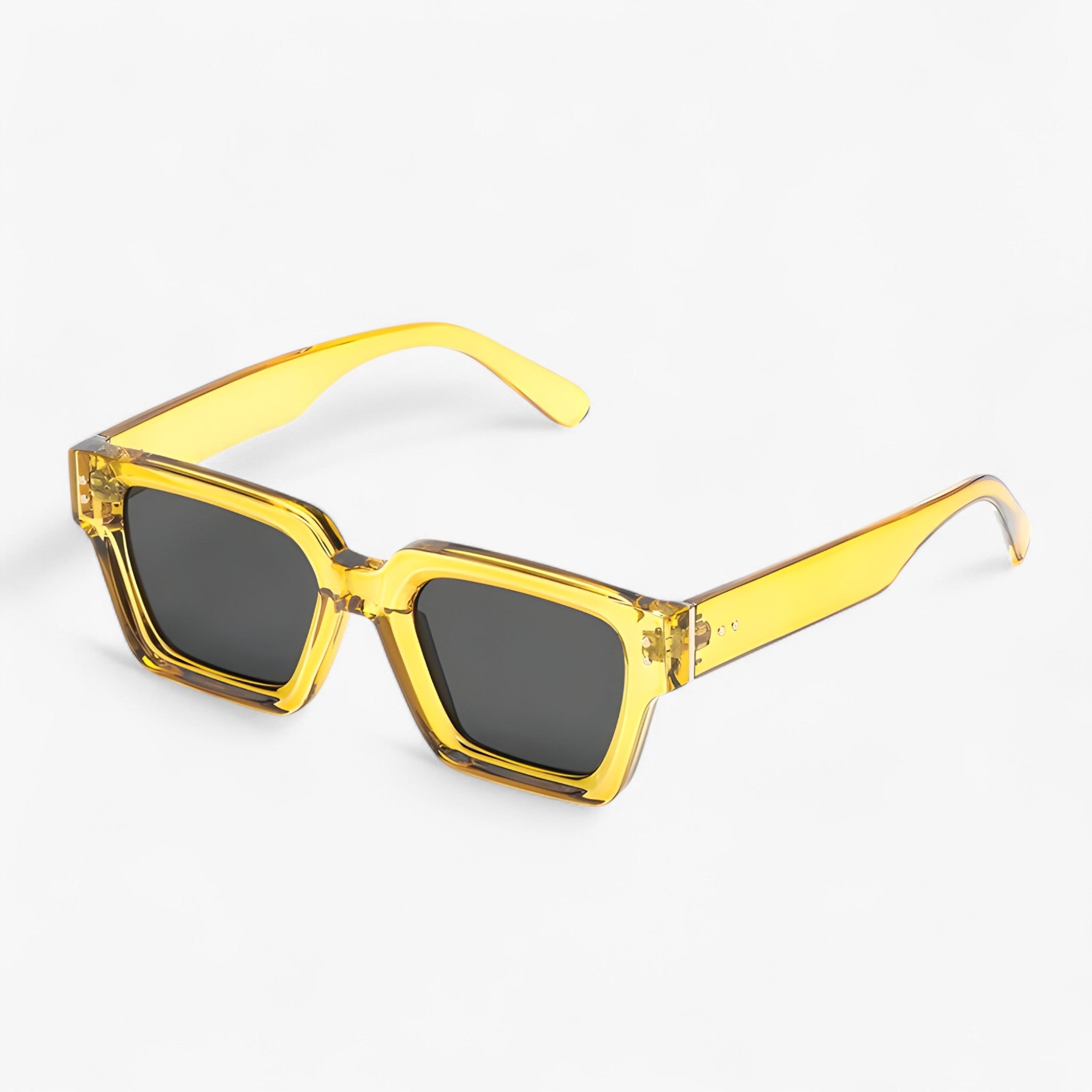 Alaric | Luksus unisex firkantede sorte solbriller - 1-holdig gul - Alaric | Luksus unisex firkantede sorte solbriller- €25 - {{ product_tags }