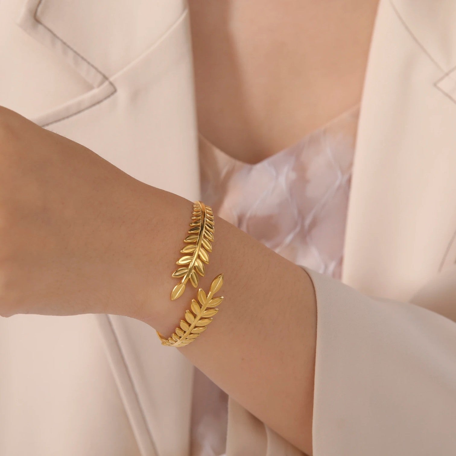 Adele | Gyldent Boho Armbånd med Loreblad – Klassisk Elegance, der Inspirerer - - Adele | Gyldent Boho Armbånd med Loreblad – Klassisk Elegance, der Inspirerer - €25 - {{ product_tags }