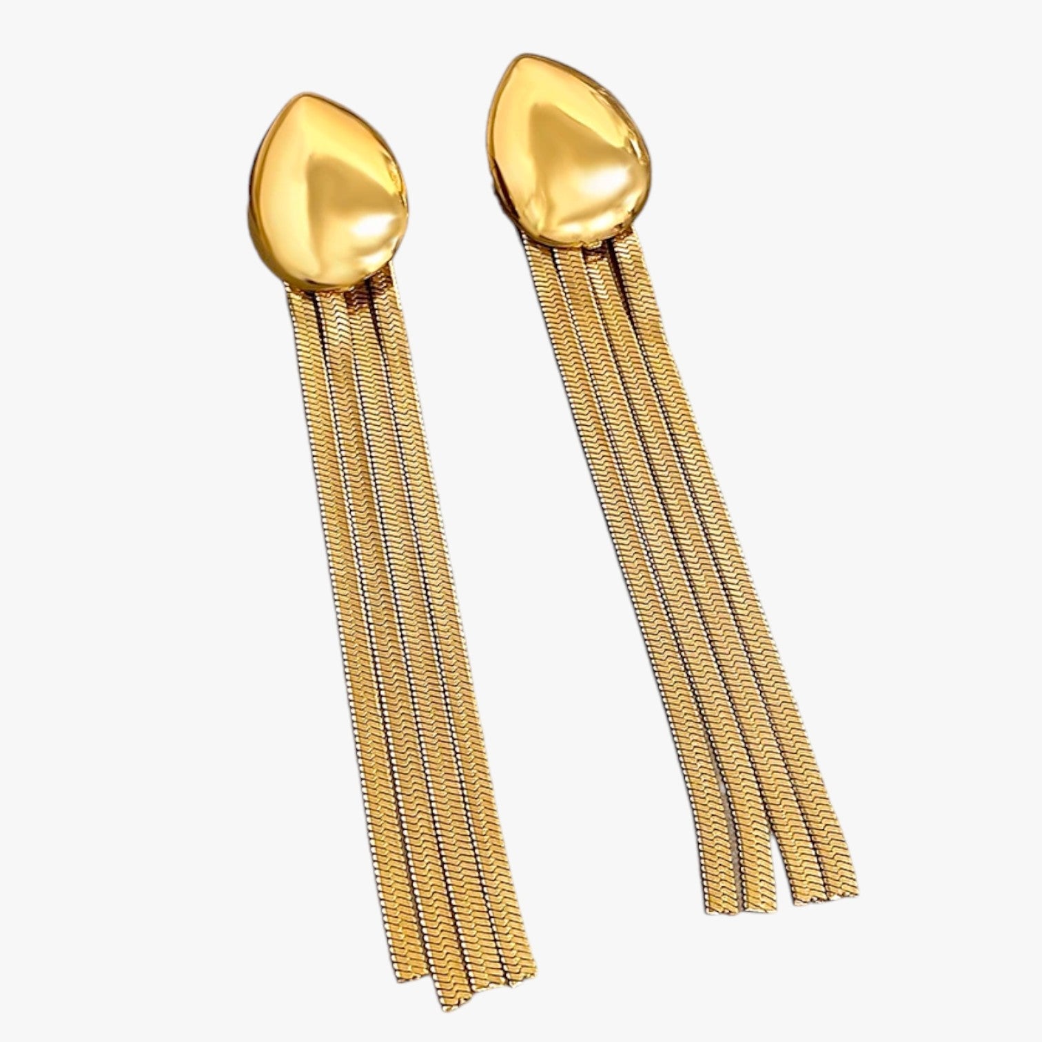 Flora | Duftende dråbeøreringe med lang, strålende pote - guld - Flora | Duftende dråbeøreringe med lang, strålende pote - €25 - {{ product_tags }
