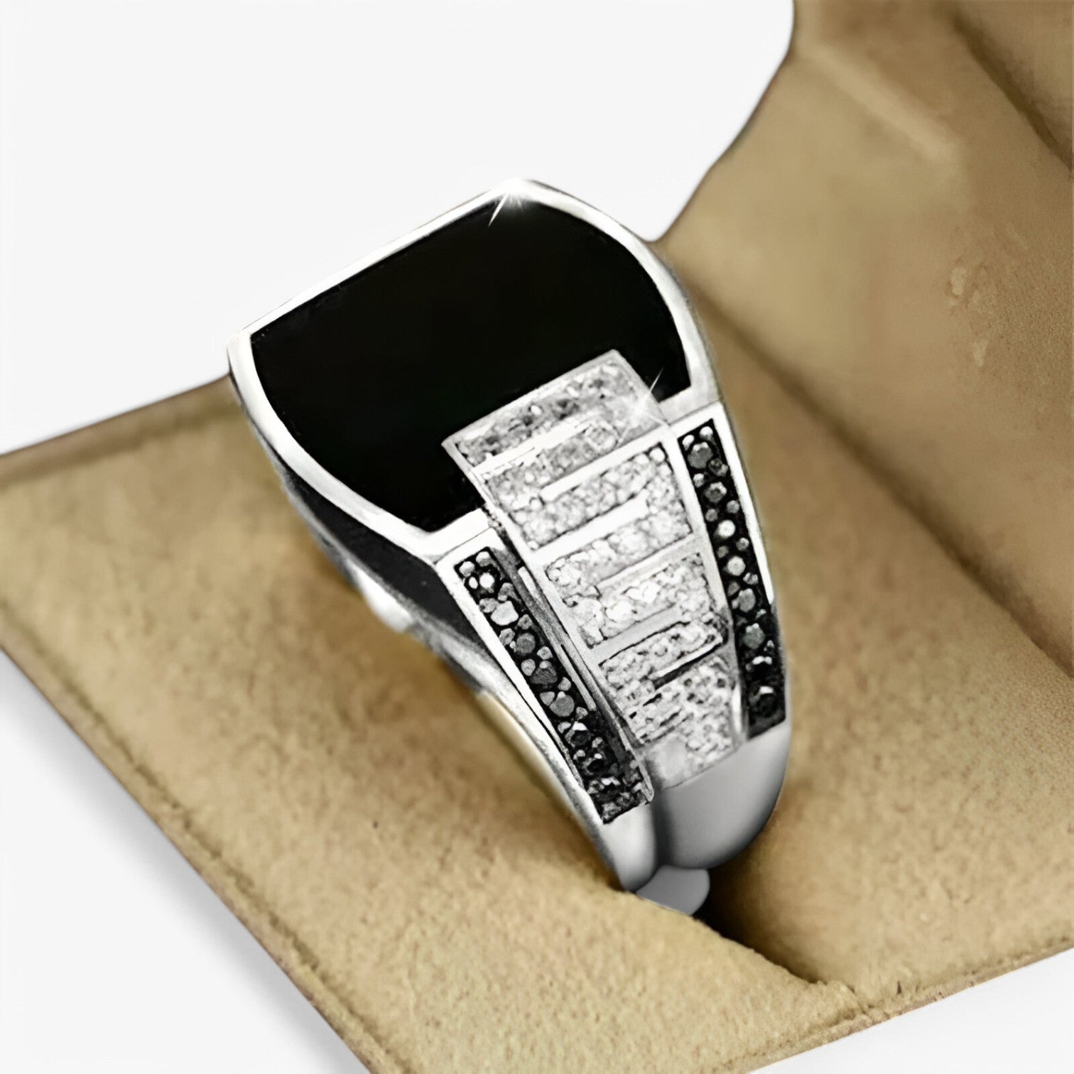 Archie | Stilfuld herre ring - Guldglans med luksuriøs punklook - Sølv - watches - {{ product_tags }