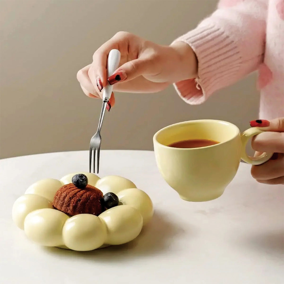 Solsortermugg | Smukt blomstermønster til morgenkaffen - - house & garden - {{ product_tags }