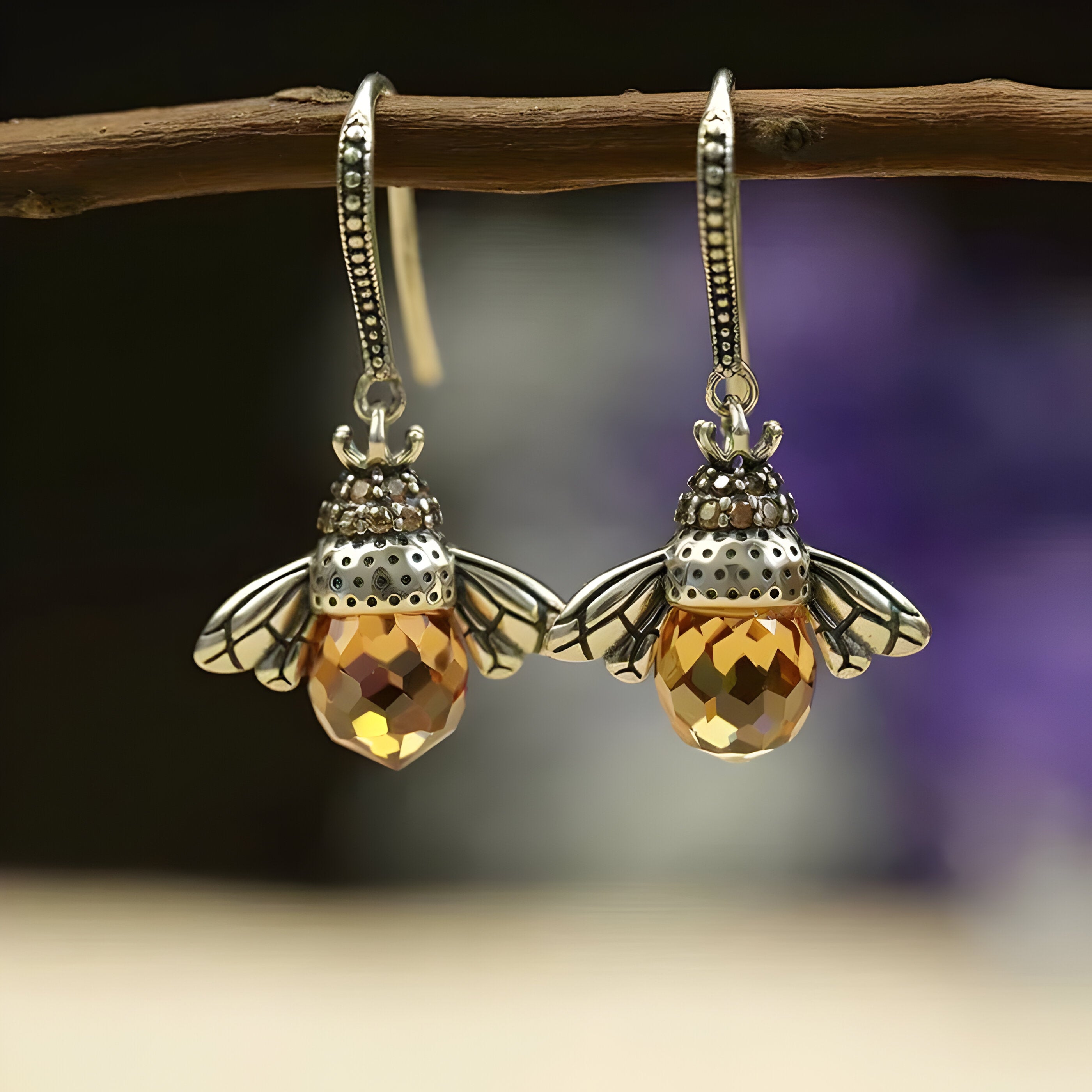 Kristallen Druppel Bee Øreringe - - Kristallen Druppel Bee Øreringe- €25 - {{ product_tags }