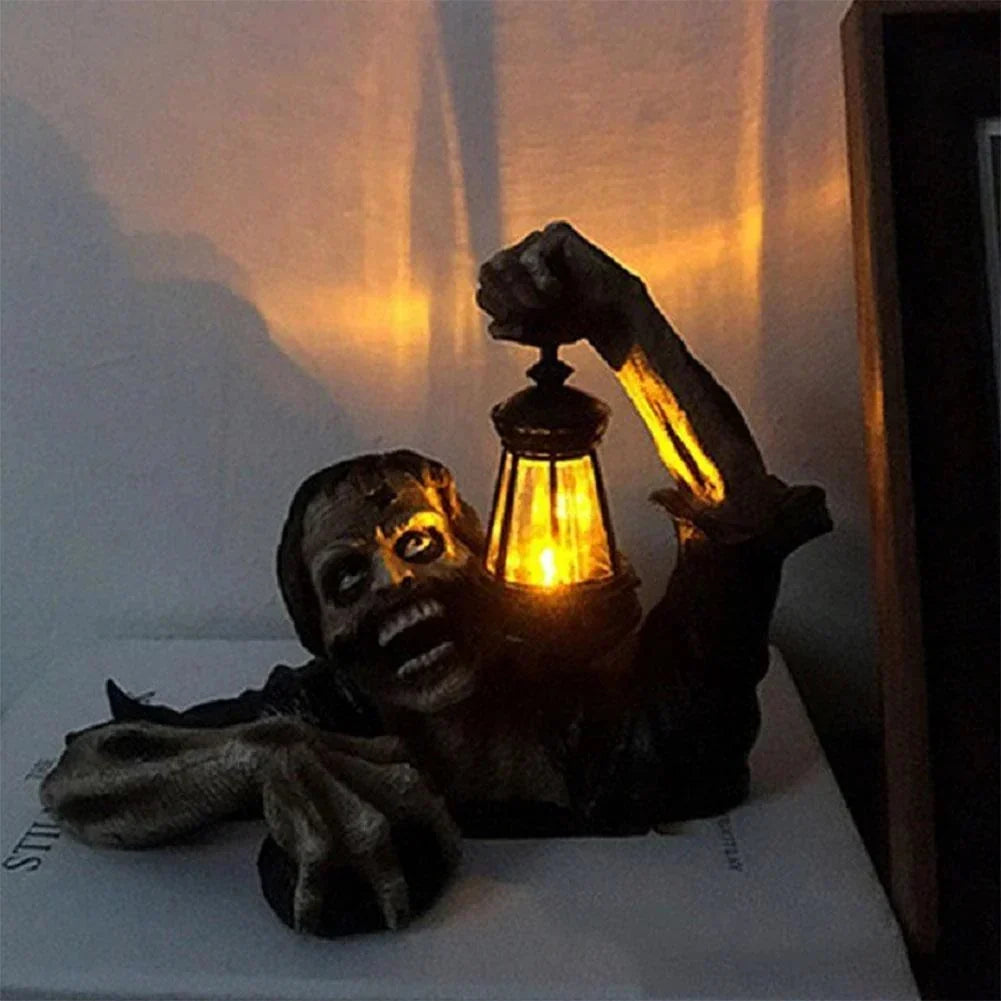 Zombie-havefigur med Lanterne - Harpiks Halloween-dekoration