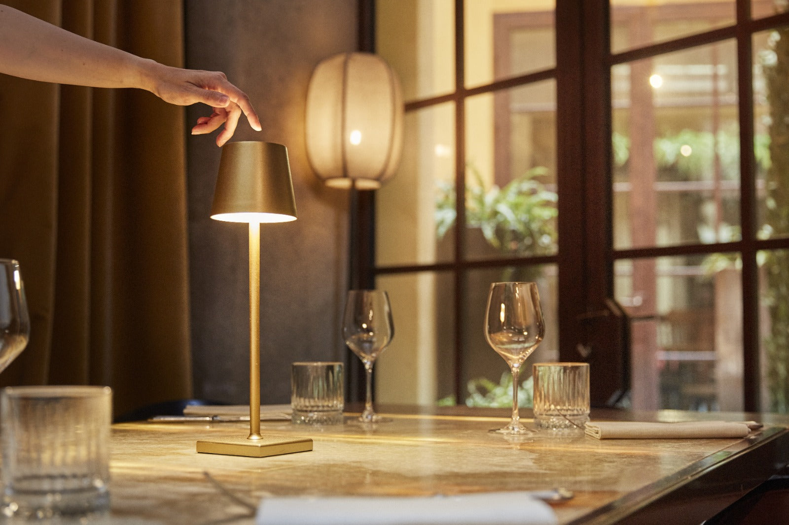Ilumi | Bordlampe med touch-kontrol - - other - {{ product_tags }