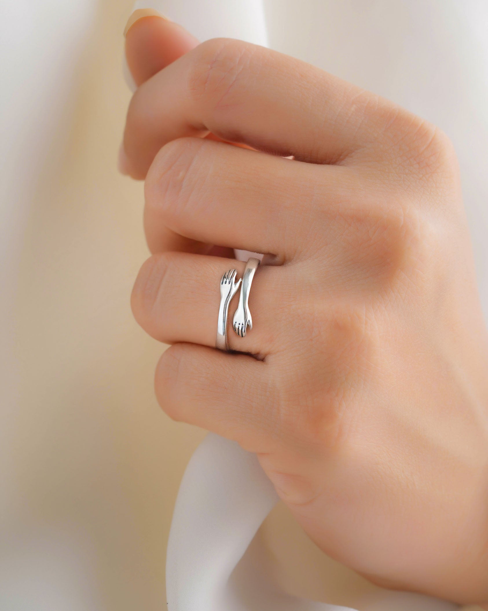 Ring i form af en omfavnelse - - watches - {{ product_tags }