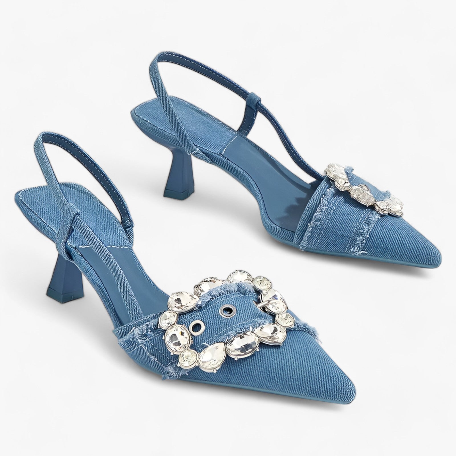 Denim Décolleté | Særpræget elegance med skinnende spænde fra Diamantekk - Blå - women's fashion - {{ product_tags }
