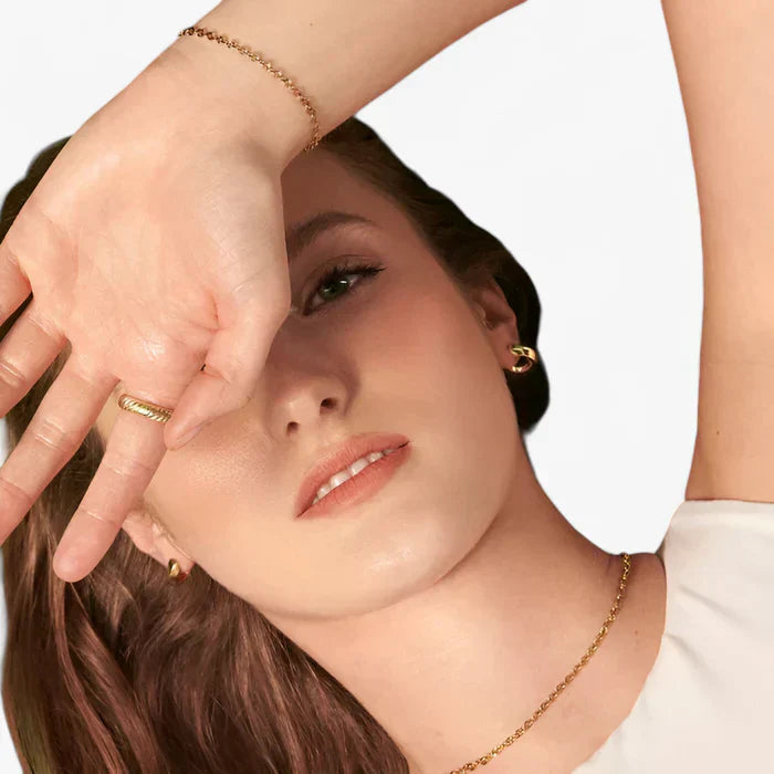 AMELIAS | Delikate øreringe - Giv din elegance det der lille ekstra - - women's fashion - {{ product_tags }