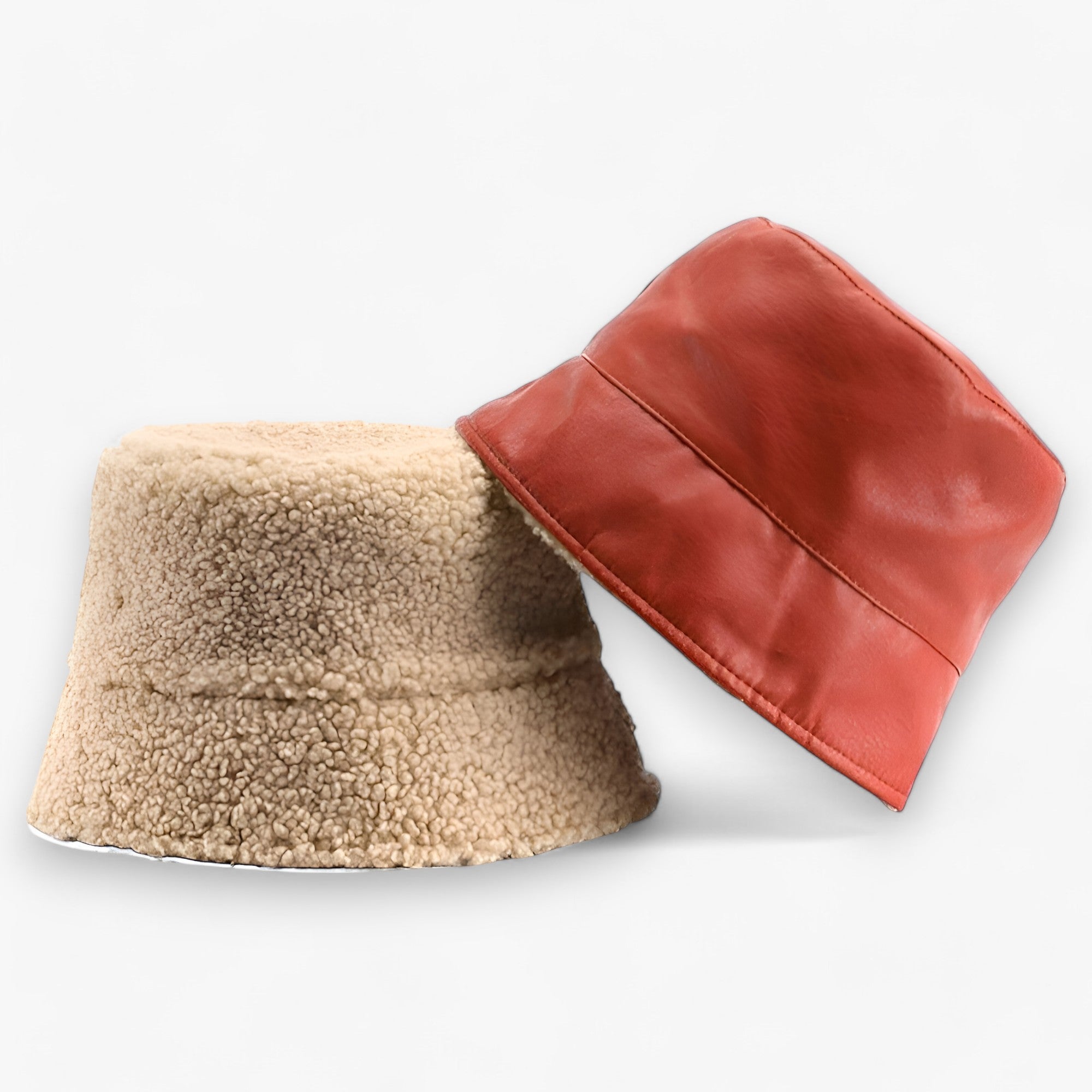 Serena | Sammenklappelig læderhat - Alsidig og stilfuld - Rød Eimerhat - Serena | Sammenklappelig læderhat - Alsidig og stilfuld- €25 - {{ product_tags }