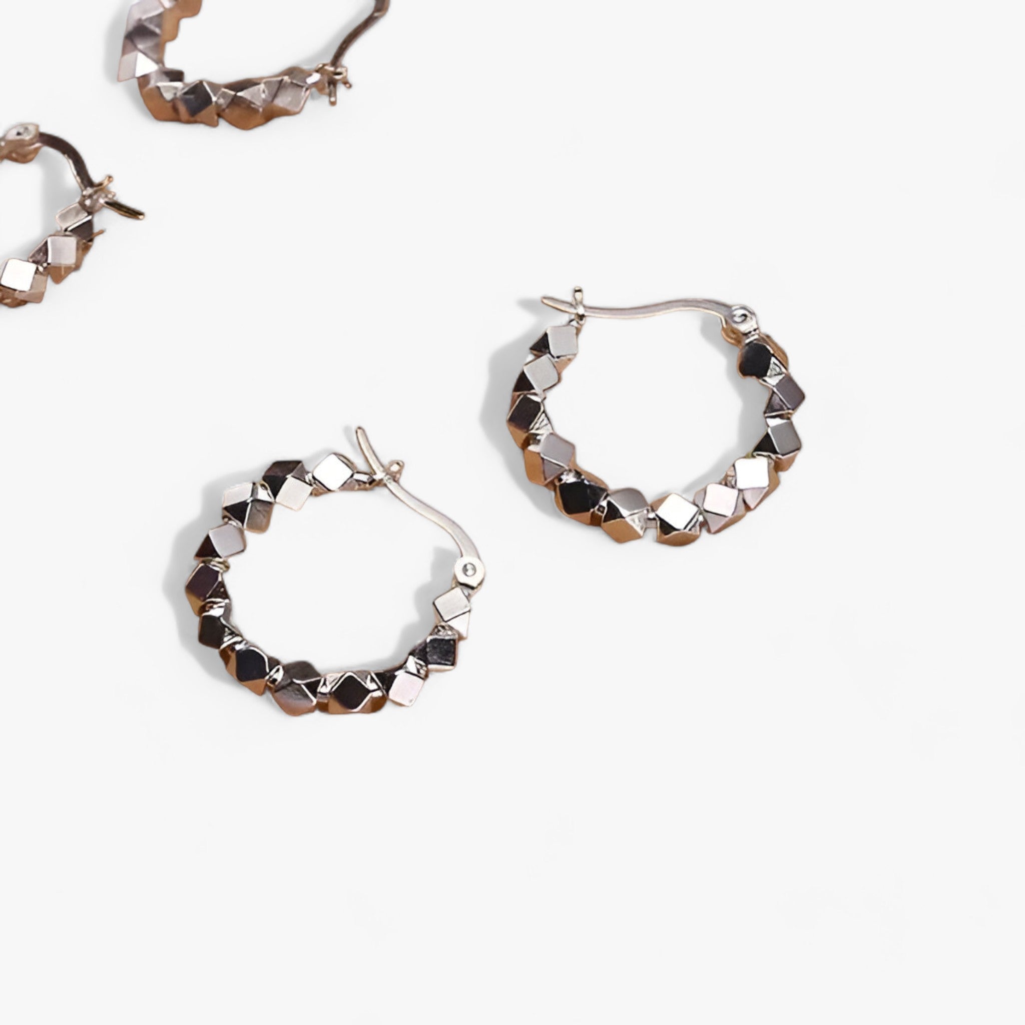 TEMPO | Minimalistiske Creoler - Slankt Sterlingsølv til ethvert outfit - - women's fashion - {{ product_tags }