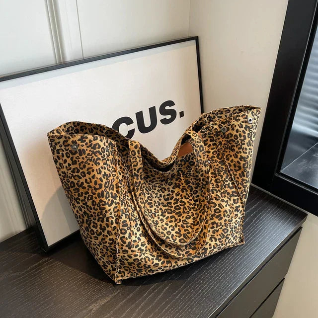 Savannah - stor oversize taske i lærred med leopardprint - - bags - {{ product_tags }