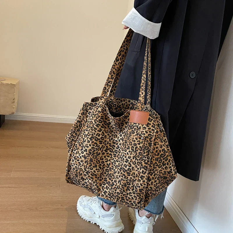 Savannah - stor oversize taske i lærred med leopardprint - - bags - {{ product_tags }