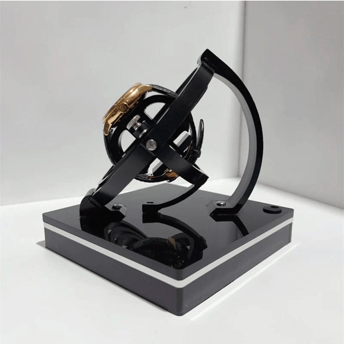 Watch Winder | Et pragteksemplar i dit interiør! - - Watch Winder | Et pragteksemplar i dit interiør!- €25 - {{ product_tags }