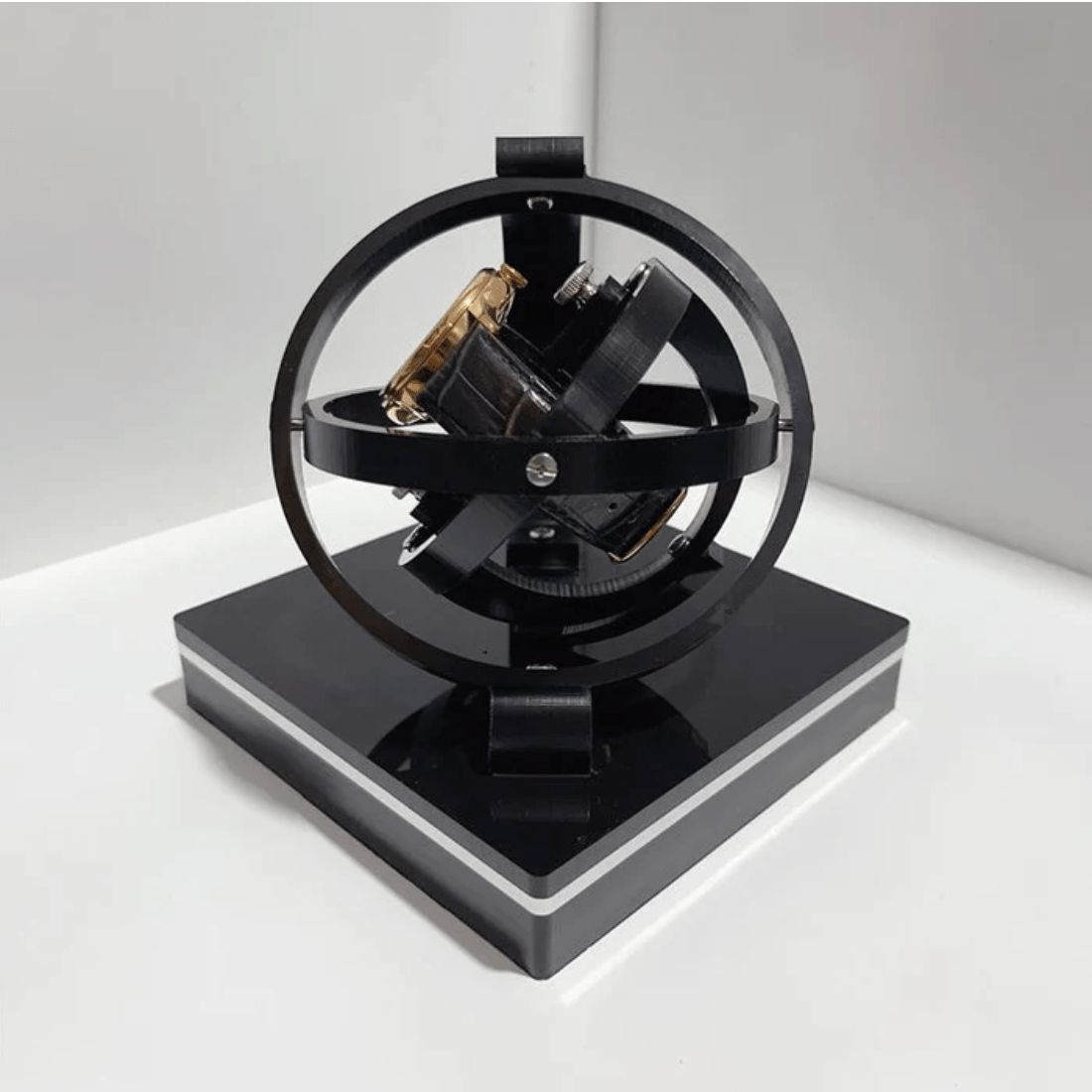 Watch Winder | Et pragteksemplar i dit interiør! - - Watch Winder | Et pragteksemplar i dit interiør!- €25 - {{ product_tags }