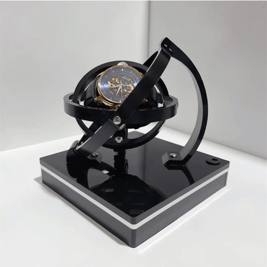 Watch Winder | Et pragteksemplar i dit interiør! - - Watch Winder | Et pragteksemplar i dit interiør!- €25 - {{ product_tags }