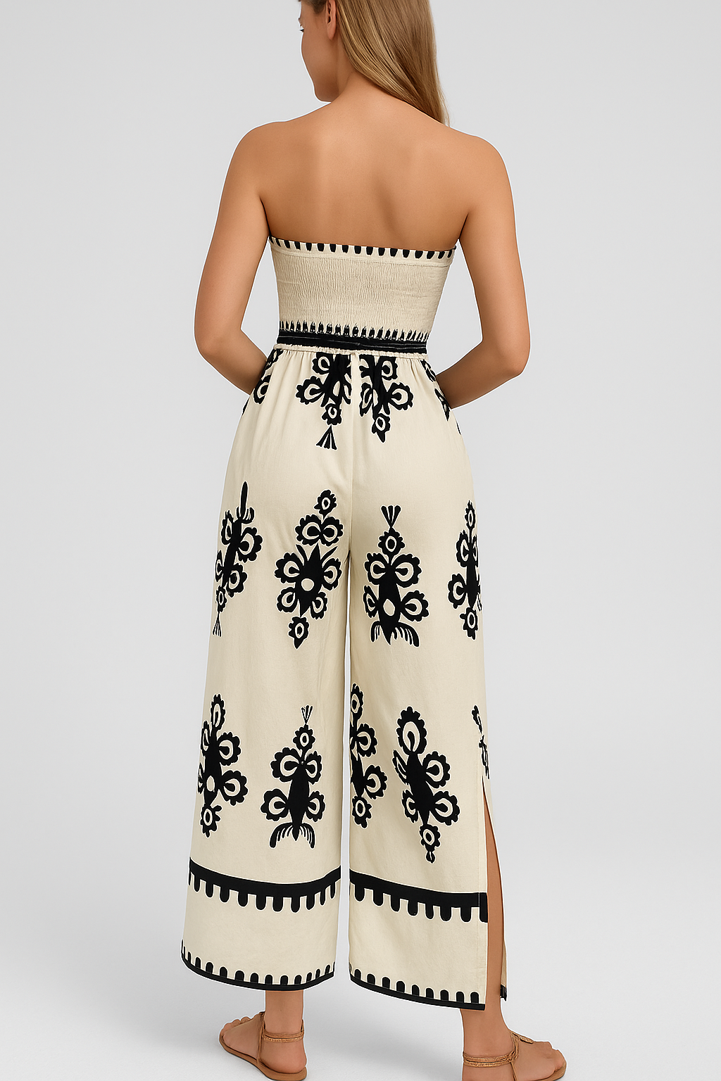 Lara | Sommertuta Med Broderet Detalje med Elastisk Bånd og Sidelommer - - Lara | Sommertuta Med Broderet Detalje med Elastisk Bånd og Sidelommer - €25 - {{ product_tags }