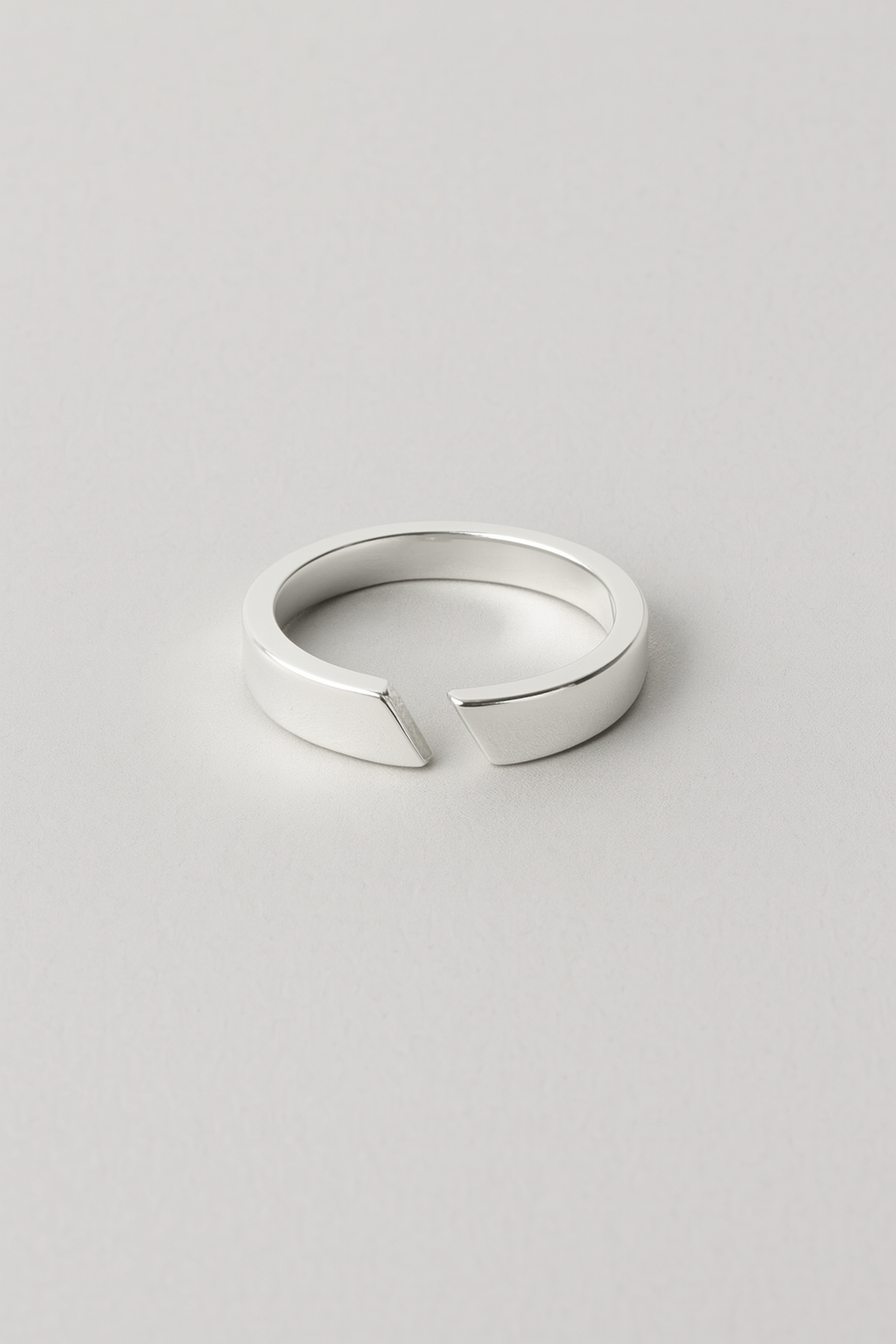 Skåret | Justerbar ring i guld/sølv - Sølv - Skåret | Justerbar ring i guld/sølv- €25 - {{ product_tags }