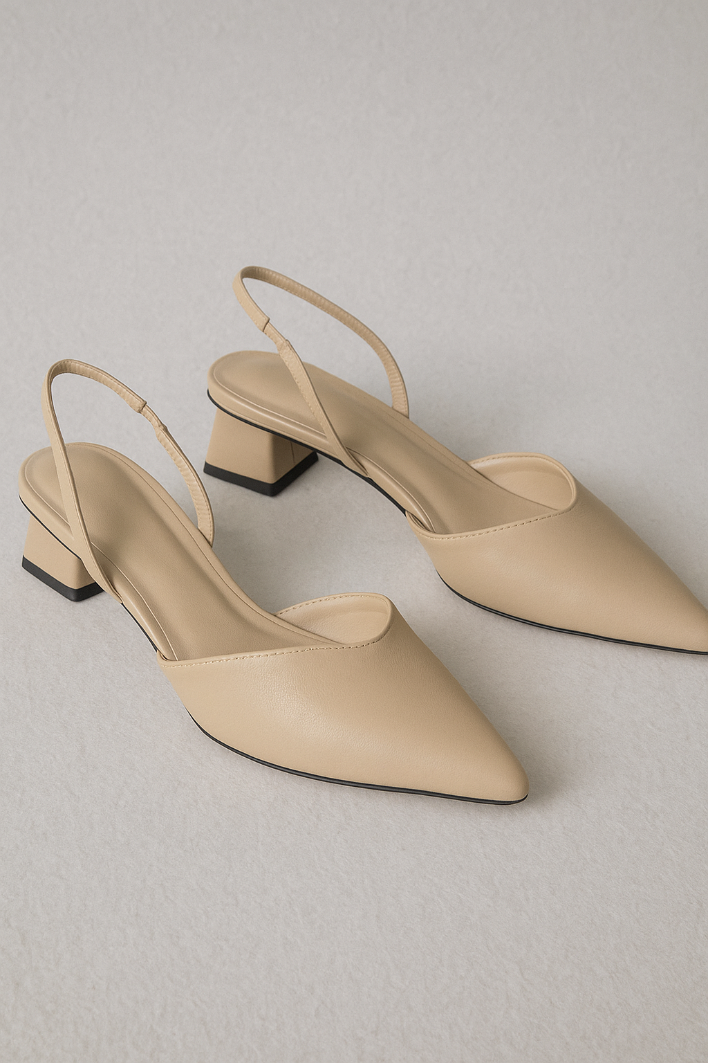 Matilda | Elegant slingback-sko med spids front og moderne blokhæl - Beige - Matilda | Elegant slingback-sko med spids front og moderne blokhæl - €25 - {{ product_tags }