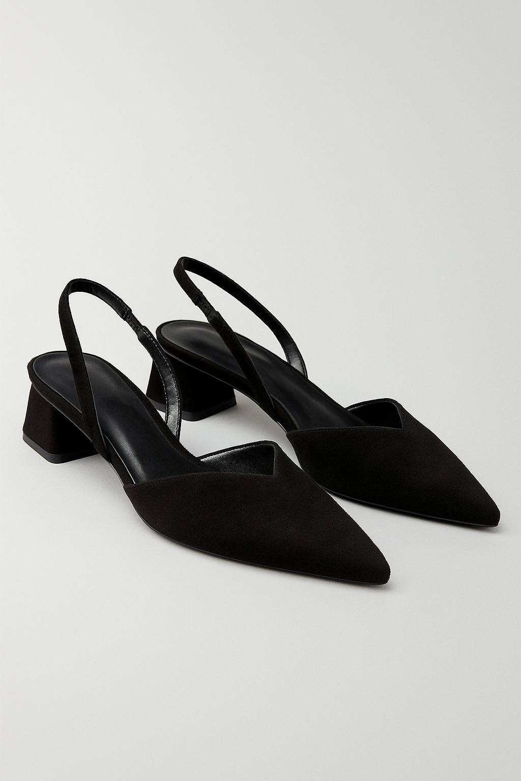 Matilda | Elegant slingback-sko med spids front og moderne blokhæl - Schwarz - Matilda | Elegant slingback-sko med spids front og moderne blokhæl - €25 - {{ product_tags }
