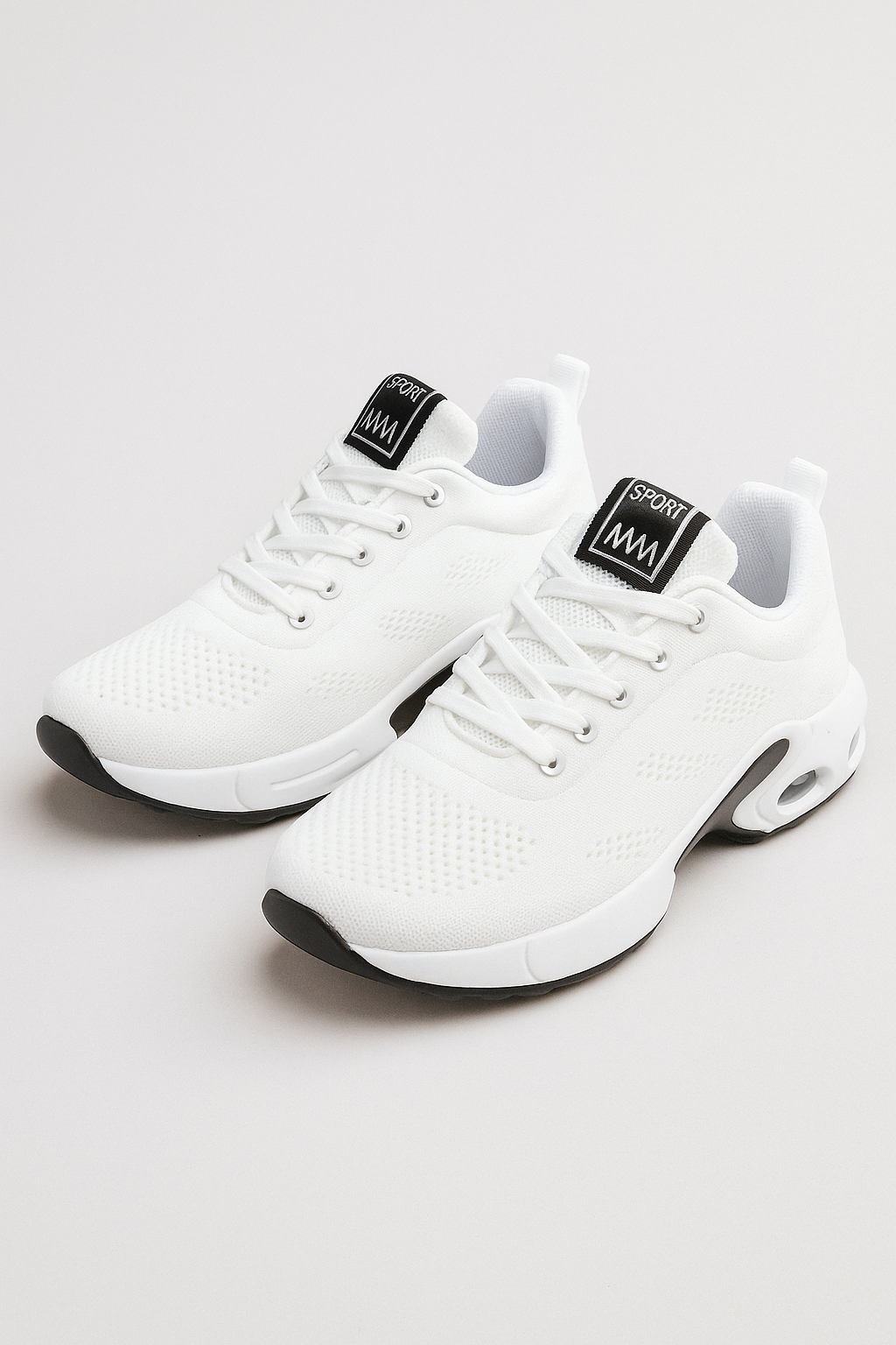 Irske | Ortopædiske damesneakers med luftpudesål og åndbart mesh - Hvid - Irske | Ortopædiske damesneakers med luftpudesål og åndbart mesh- €25 - {{ product_tags }
