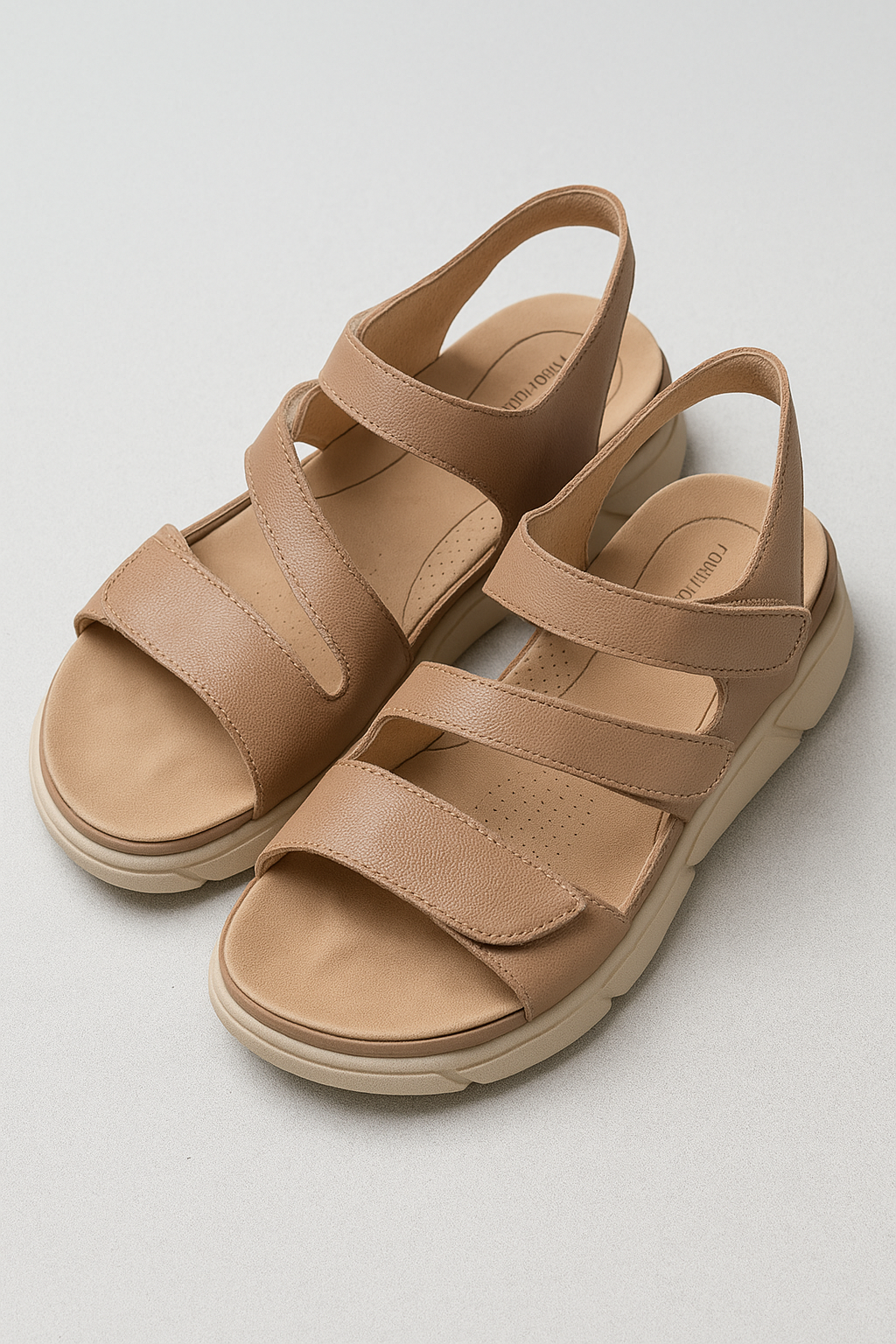 Amiyah | Komfortable damesandaler - Mørk lyserød - Amiyah | Komfortable damesandaler - €25 - {{ product_tags }