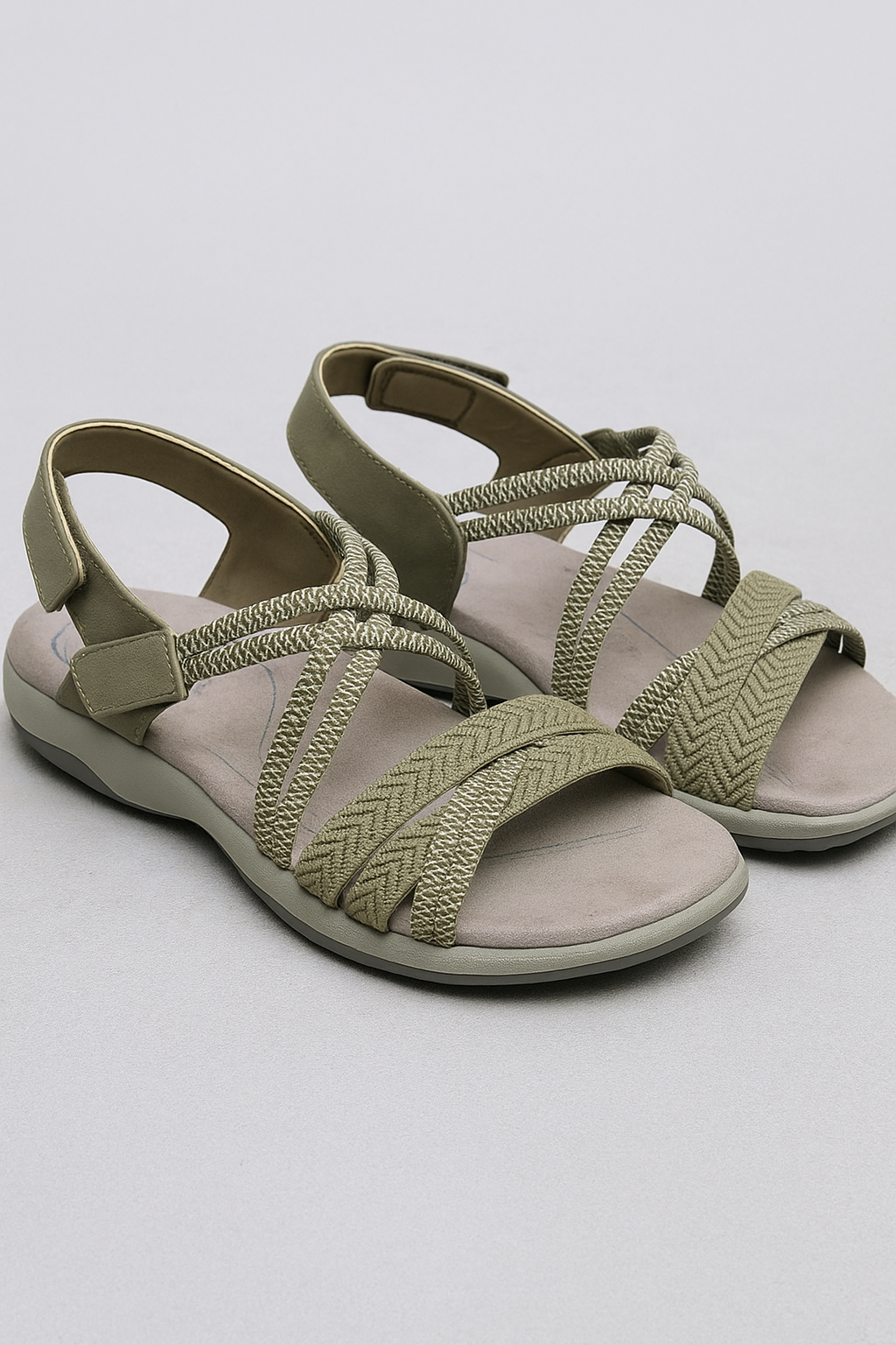 Corinne | afslappede udendørs vandresandaler til damer med justerbare stropper - Grün - Corinne | afslappede udendørs vandresandaler til damer med justerbare stropper- €25 - {{ product_tags }
