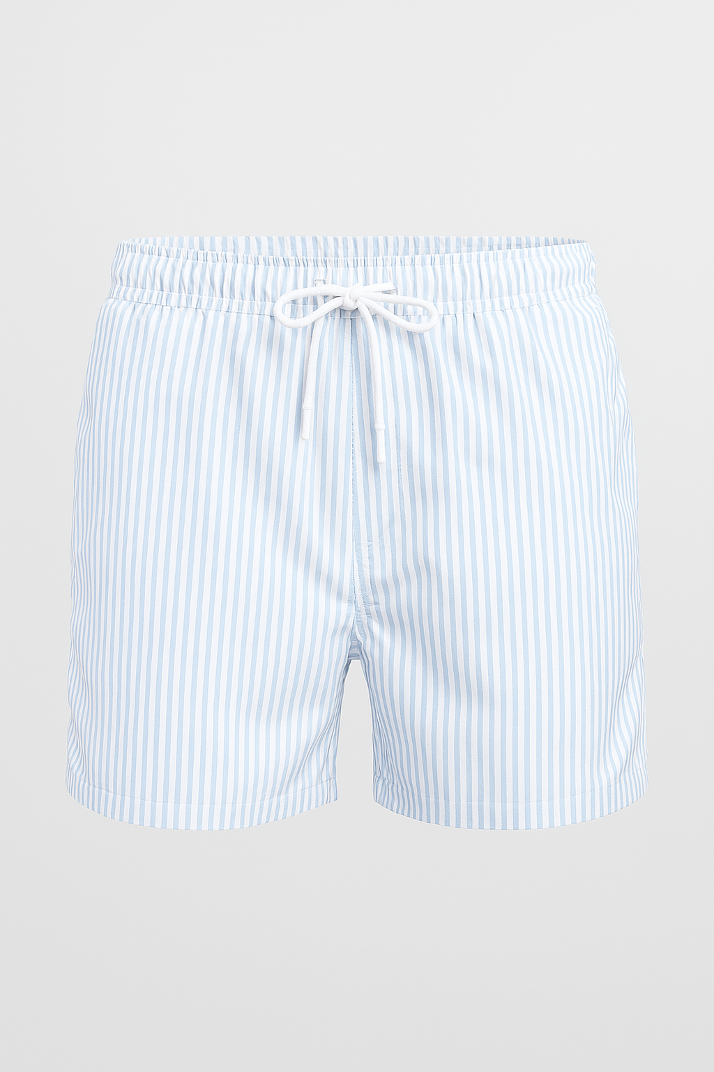 William | Stribet badebukser til mænd – Letvægts, hurtigtørrende og stilfulde - Lyseblå - William | Stribet badebukser til mænd – Letvægts, hurtigtørrende og stilfulde - €25 - {{ product_tags }