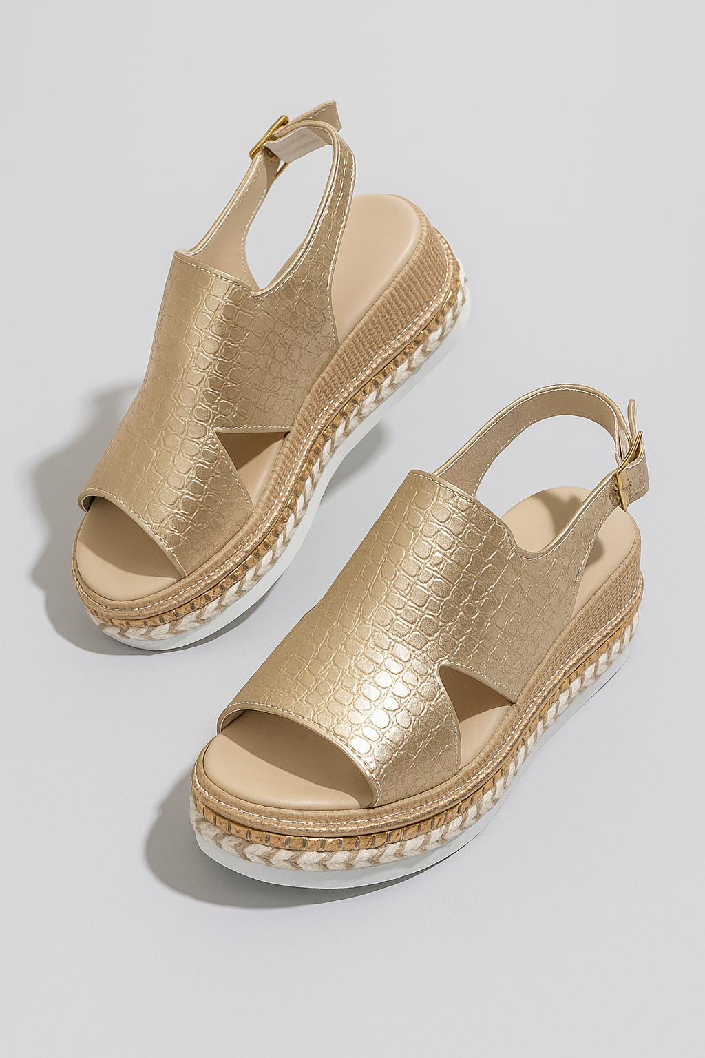 Annika | Metallisk Plateau Slingback Sandaler - Guld - Annika | Metallisk Plateau Slingback Sandaler - €25 - {{ product_tags }