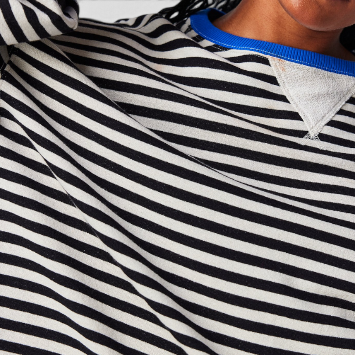 Dame Stribet Crewneck Sweater - Casual Striktop