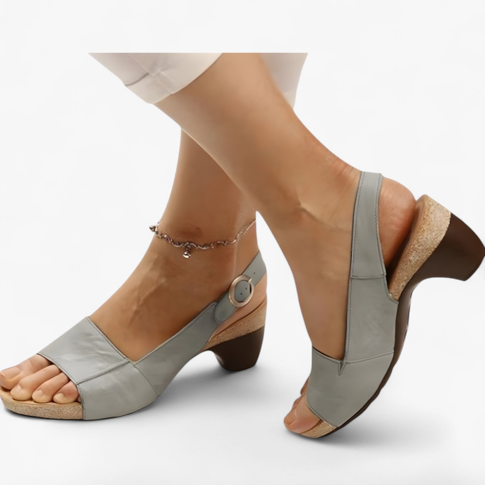 Emilia | elegante sandal med mellemhøjde hæl og bagremrem - Grå - Emilia | elegante sandal med mellemhøjde hæl og bagremrem - €25 - {{ product_tags }