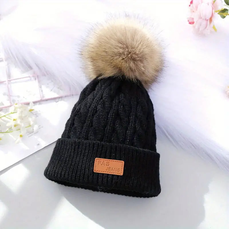 Strikket hue med pompon - Sort - winter - {{ product_tags }