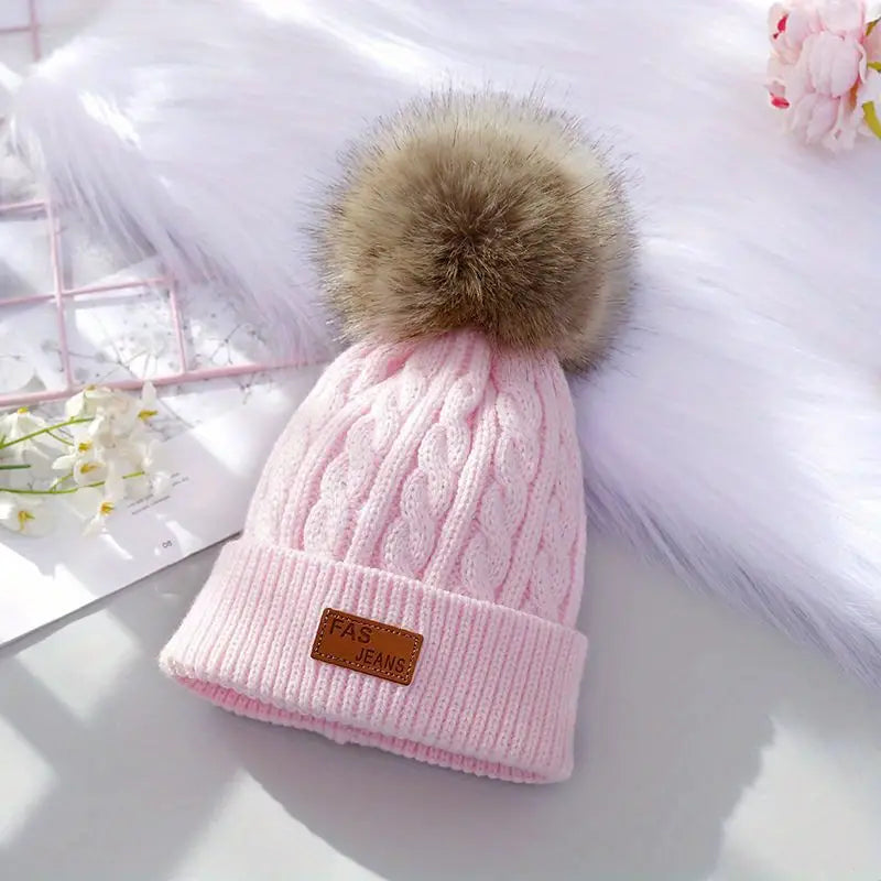 Strikket hue med pompon - Lyserød - winter - {{ product_tags }