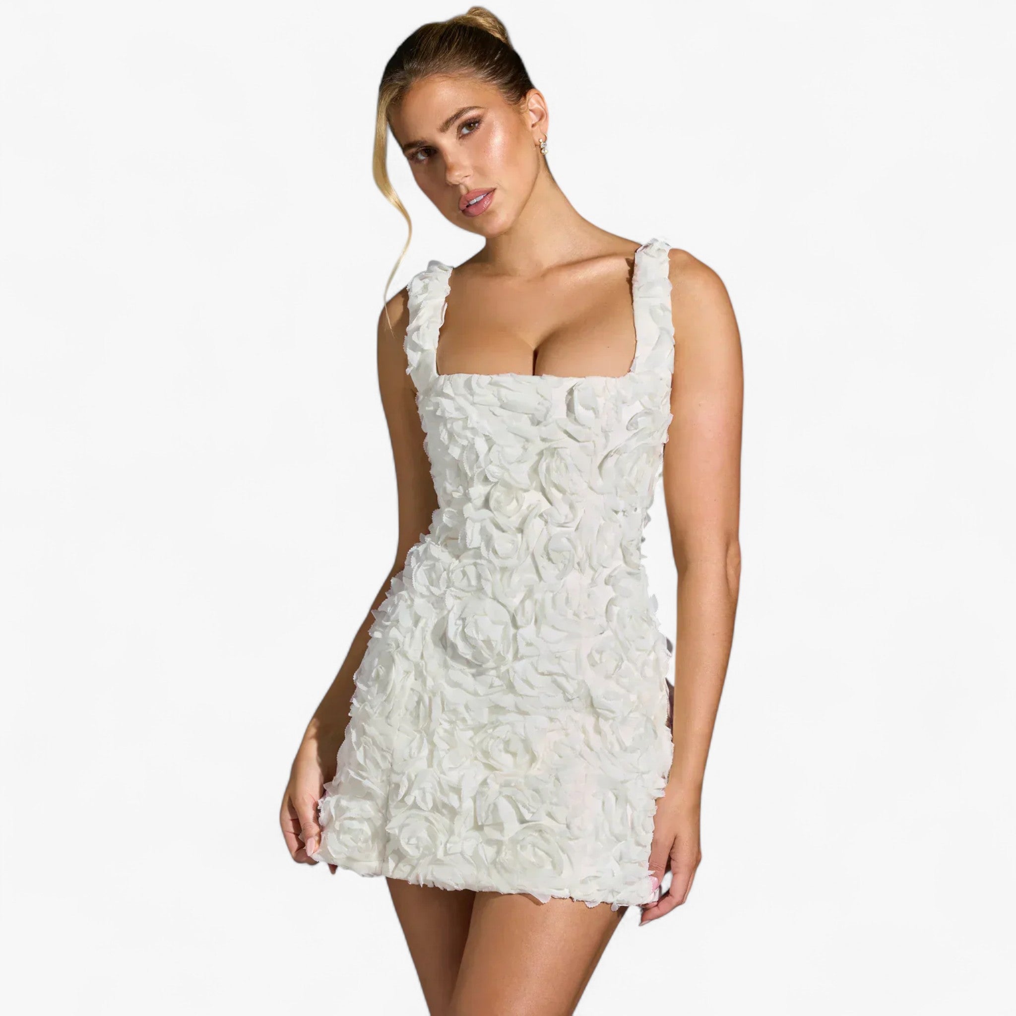 Elena – Kort, tætsiddende kjole med 3D-rosa applikation sculpted - - women's fashion - {{ product_tags }