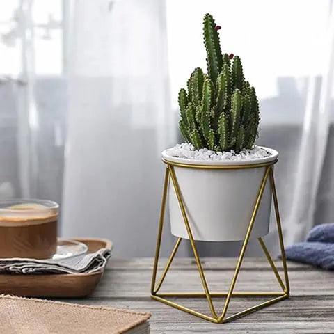 Keramikblomsterkrukke med jernstativ | Moderne overtop til luftpudser og sukkulenter - - house & garden - {{ product_tags }