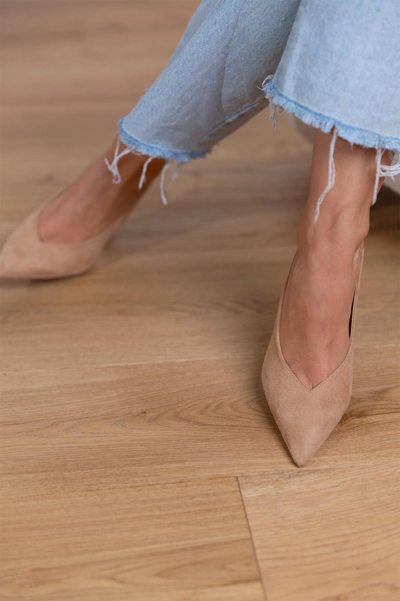 Elegante slingback-hæle i ruskind for en sofistikeret stil 4