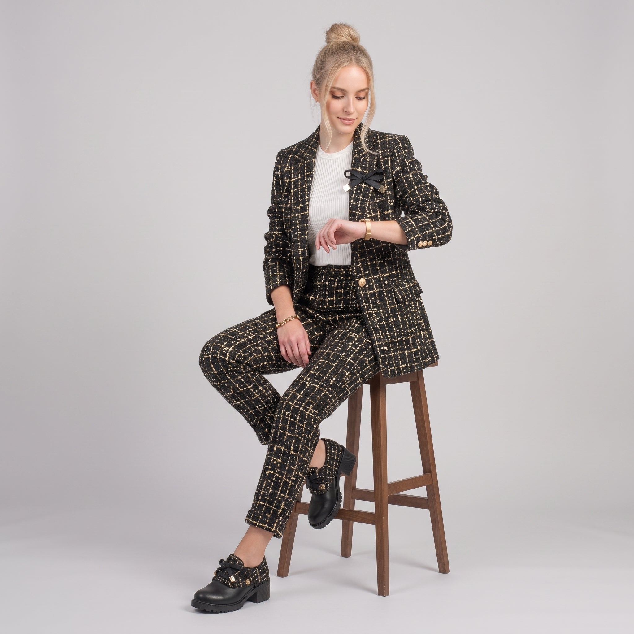 Damesko med lav hæl, lynlås og skridsikker sål - - AS - Womens - Heels - {{ product_tags }