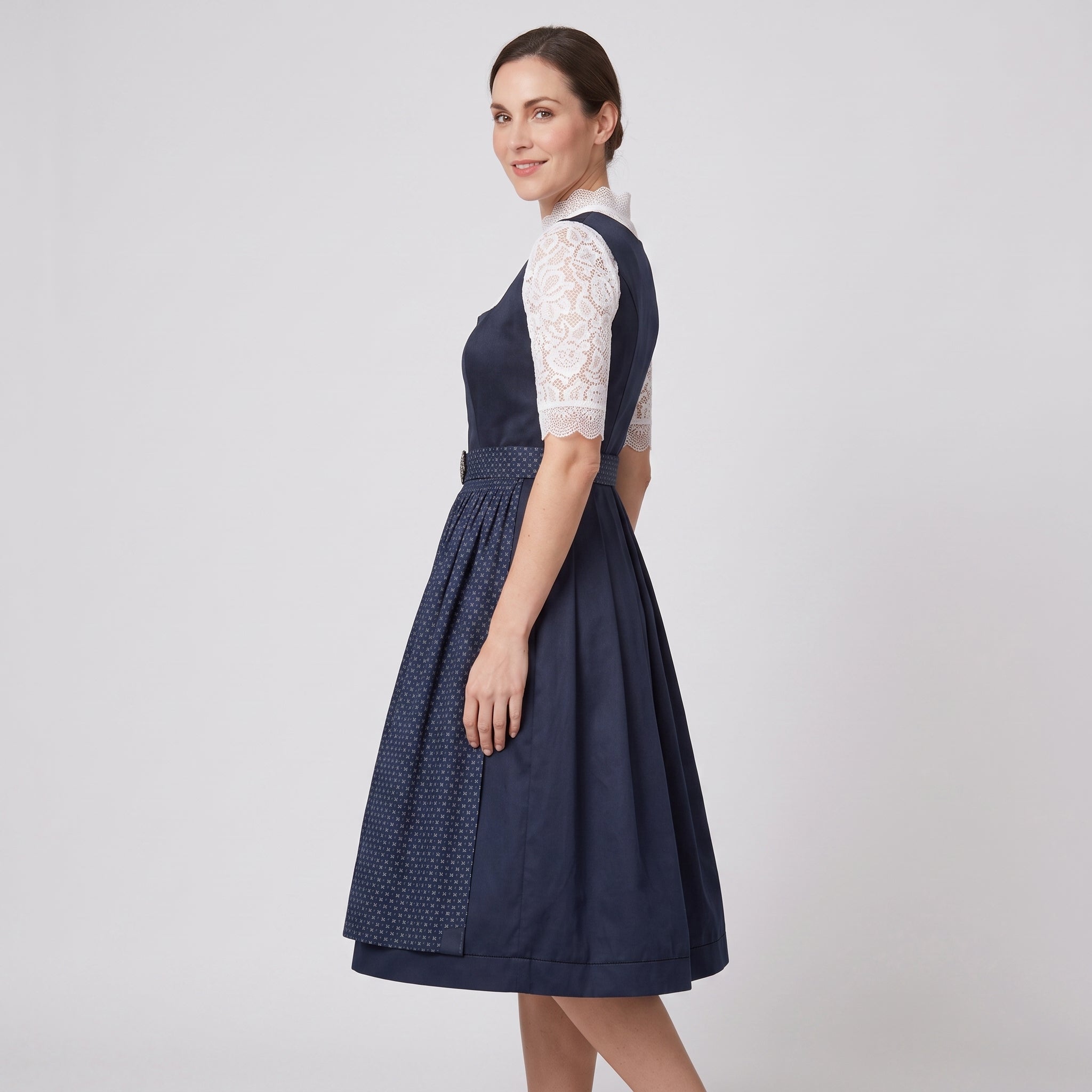 Dirndl til kvinder - Marineblå med elegante blondedetaljer - - Gifts – Seasonal – Oktoberfest - {{ product_tags }