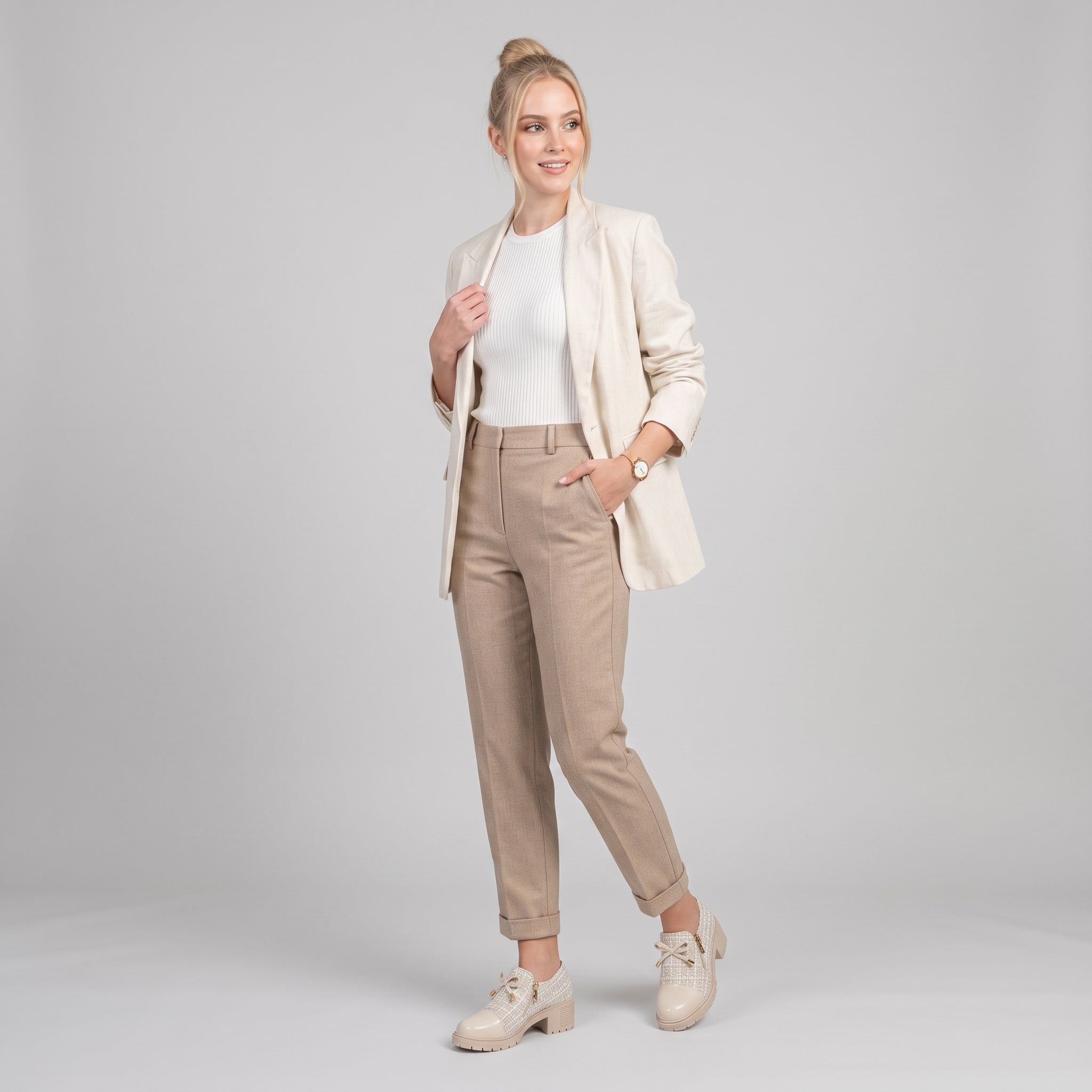 Damesko med lav hæl, lynlås og skridsikker sål - - AS - Womens - Heels - {{ product_tags }
