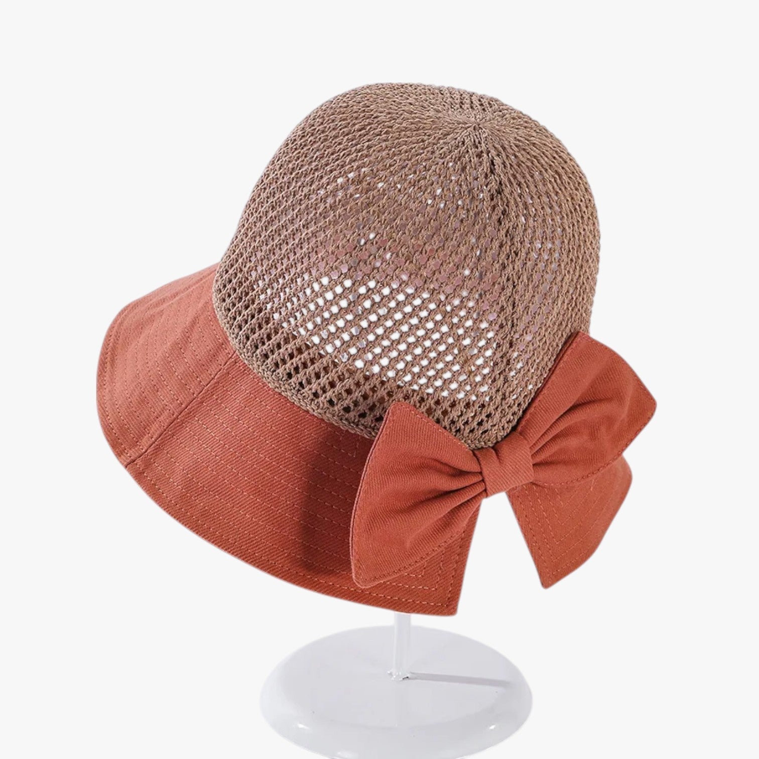 Jesse | Sommerhætte i hæklet med foldet knude og åndbar - rød 56-58cm - Jesse | Sommerhætte i hæklet med foldet knude og åndbar - €25 - {{ product_tags }