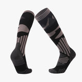 Donovan | Style and protection on the slopes: highly breathable wool ski socks