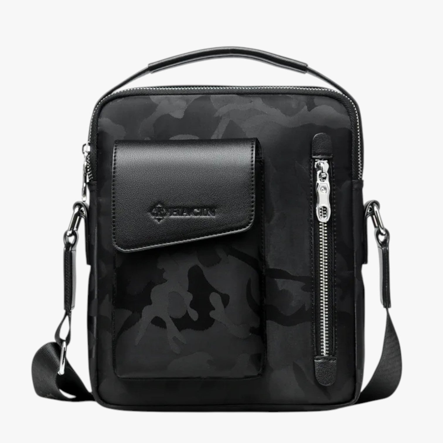 Tyron | Herre crossbody taske - med afslappet og rummeligt design - sort kamuflage - Tyron | Herre crossbody taske - med afslappet og rummeligt design - €25 - {{ product_tags }