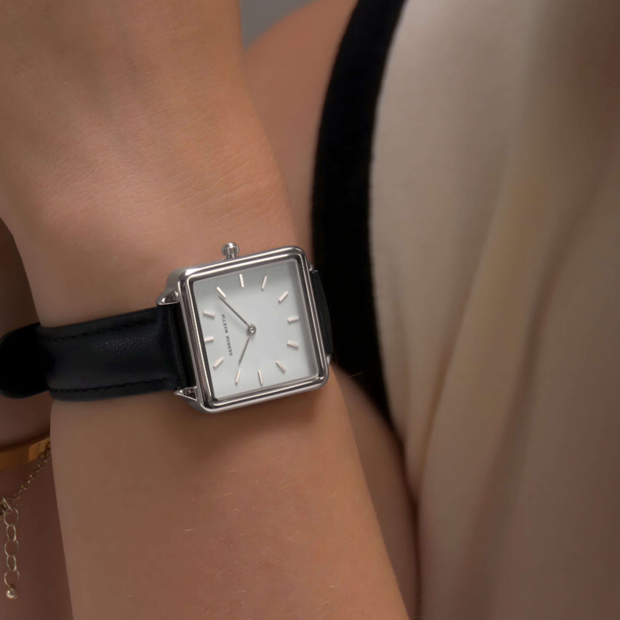 Amelia | Firkantet ur i sølv - Klassisk og komfortabelt - - watches - {{ product_tags }