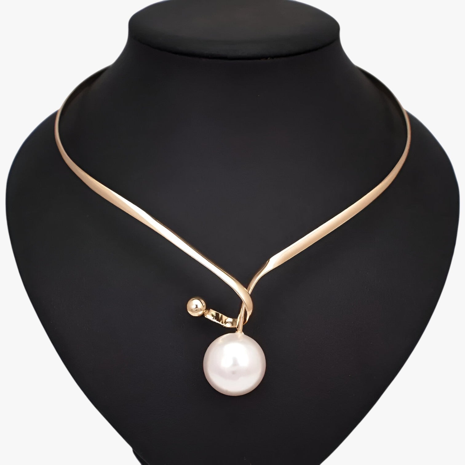 Carmen | Elegant choker med perlehængsel til et stilfuldt look - Guld farve - women's fashion - {{ product_tags }