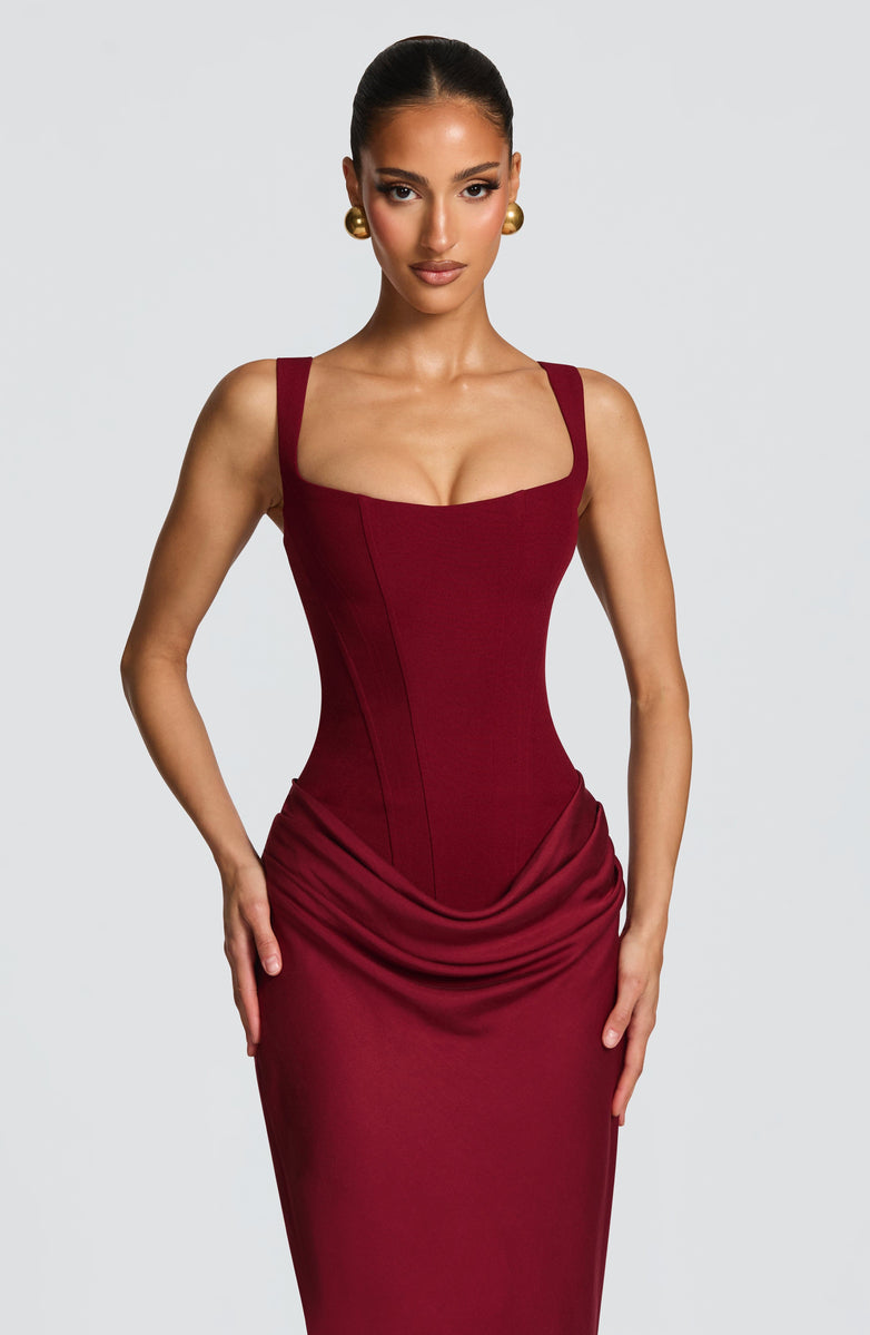 Astrid | Maxikjole – schmeichelnde Silhouette, zeitlose Eleganz