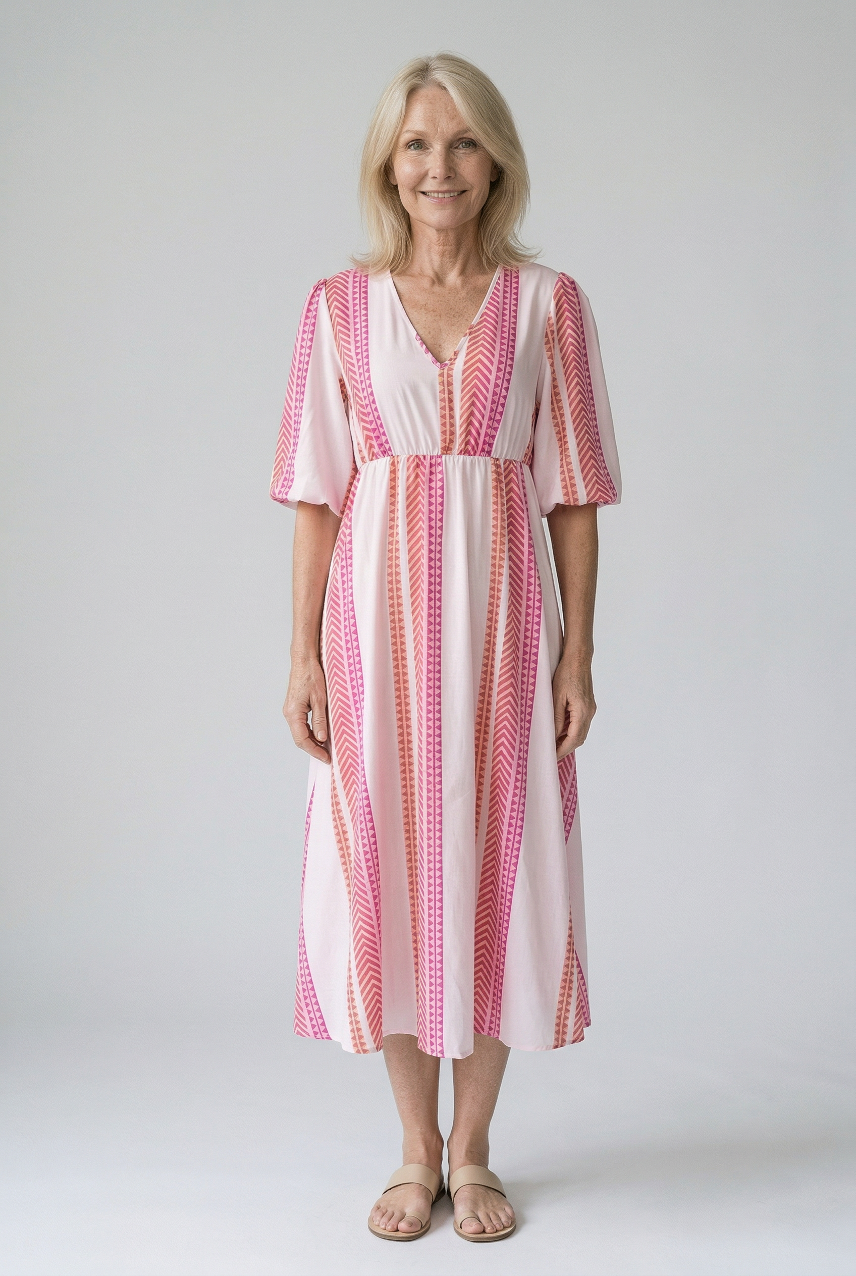 Aleiah | Farverig Sommerkjole med V-Hals til Kvinder